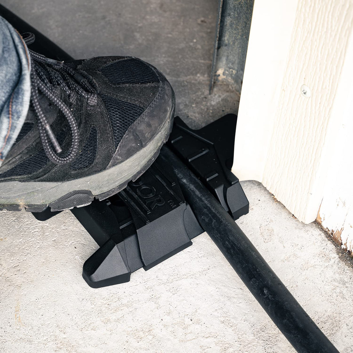 UNDOR Pro Protect Garage Door Cable Protector for Level 2 EV Charging Cables, Garden Hoses, and Extension Cords - No Gap UNDOR