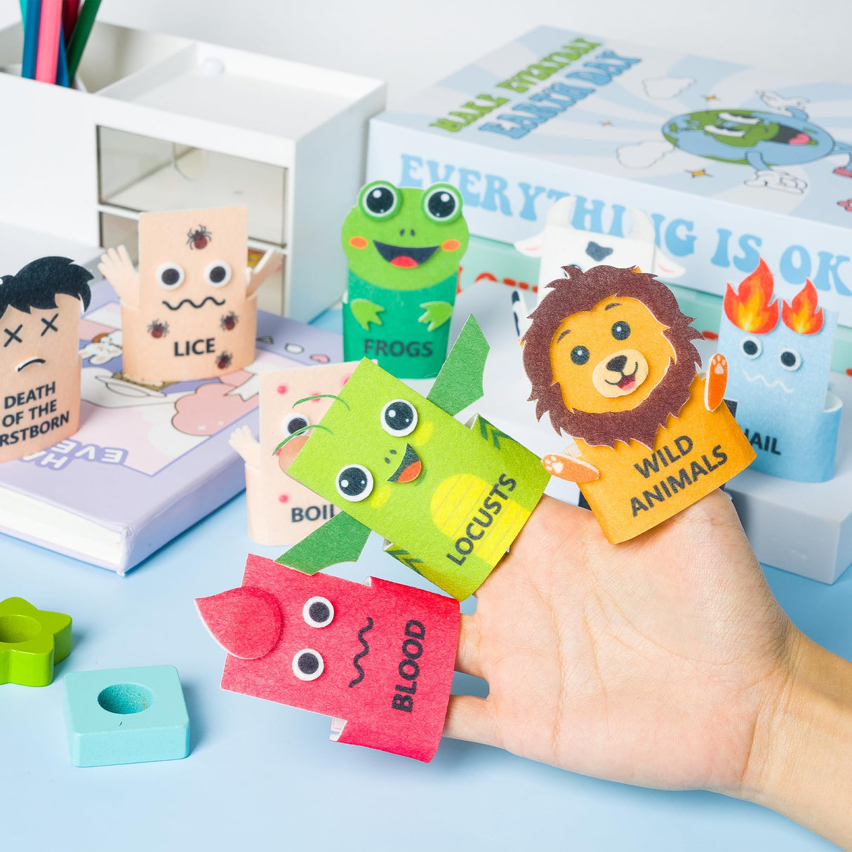 COcnny Passover Plagues Finger Puppets - 30pcs DIY Passover Toy Ten Plague Felt Hand Puppet Making Kit for Kids, Make Your Own Art Crafts Fingers Toys, Story Time Jewish Pesach Seder Supplies COcnny