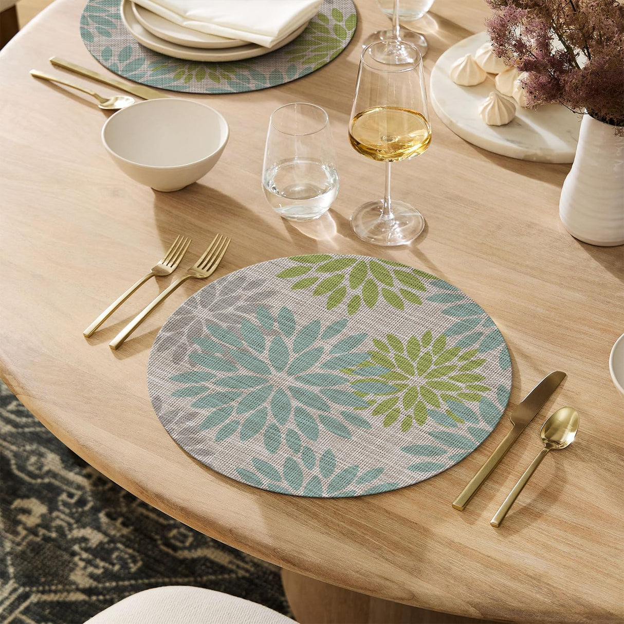 Artoid Mode Light Green Dahlia Plastic Round Placemats Set of 4, 14 Inch Seasonal Wipeable Woven Vinyl Table Mats for Farmhouse Party Kitchen Dining Decor Artoid Mode