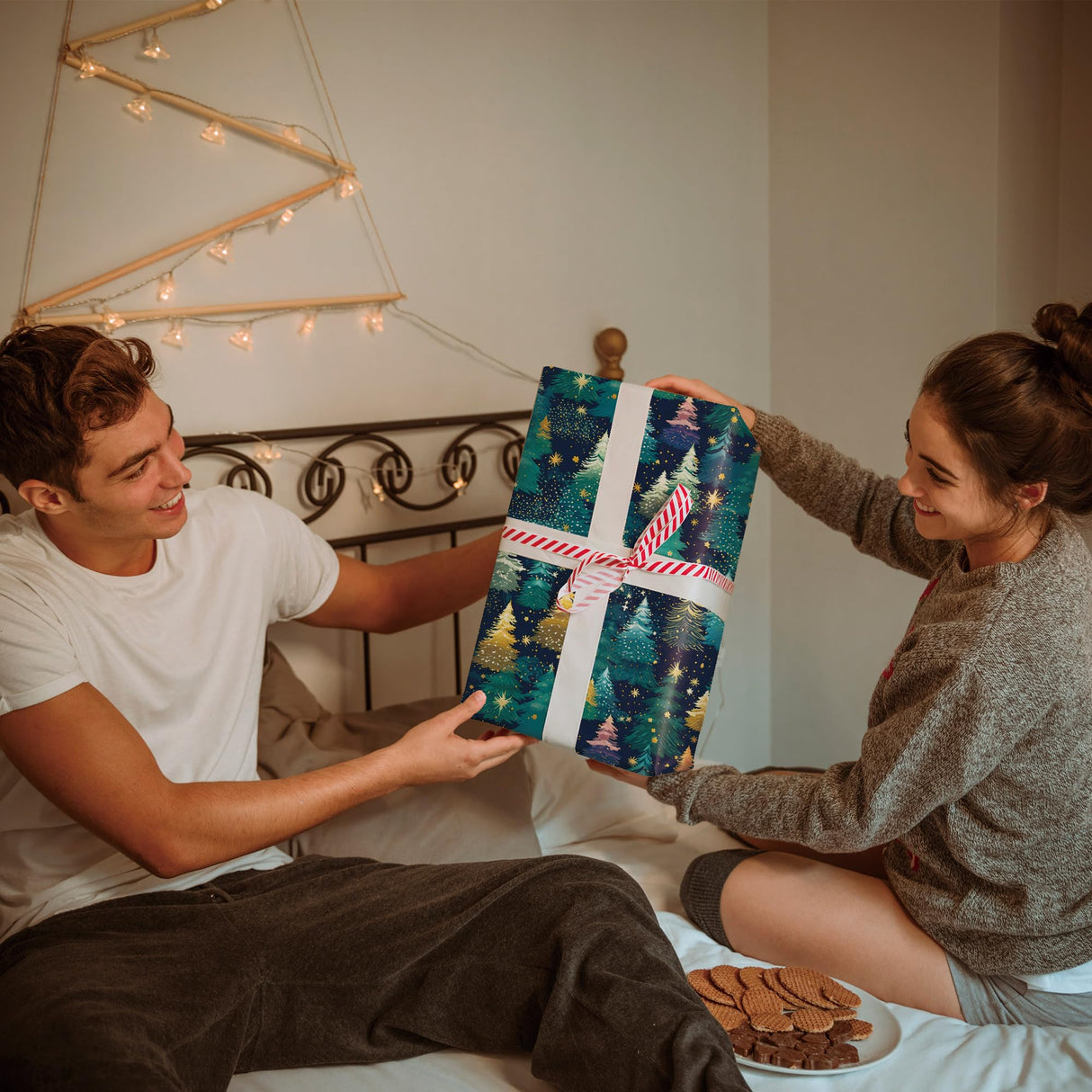 SaringSwoon Christmas Tree Wrapping Paper for Kids Adults - Xmas Wrapping Paper with Starry Night Sky, Christmas Trees and Stars Designs for Winter Holiday - 40×28 Inches, 4 Folded Sheets SaringSwoon