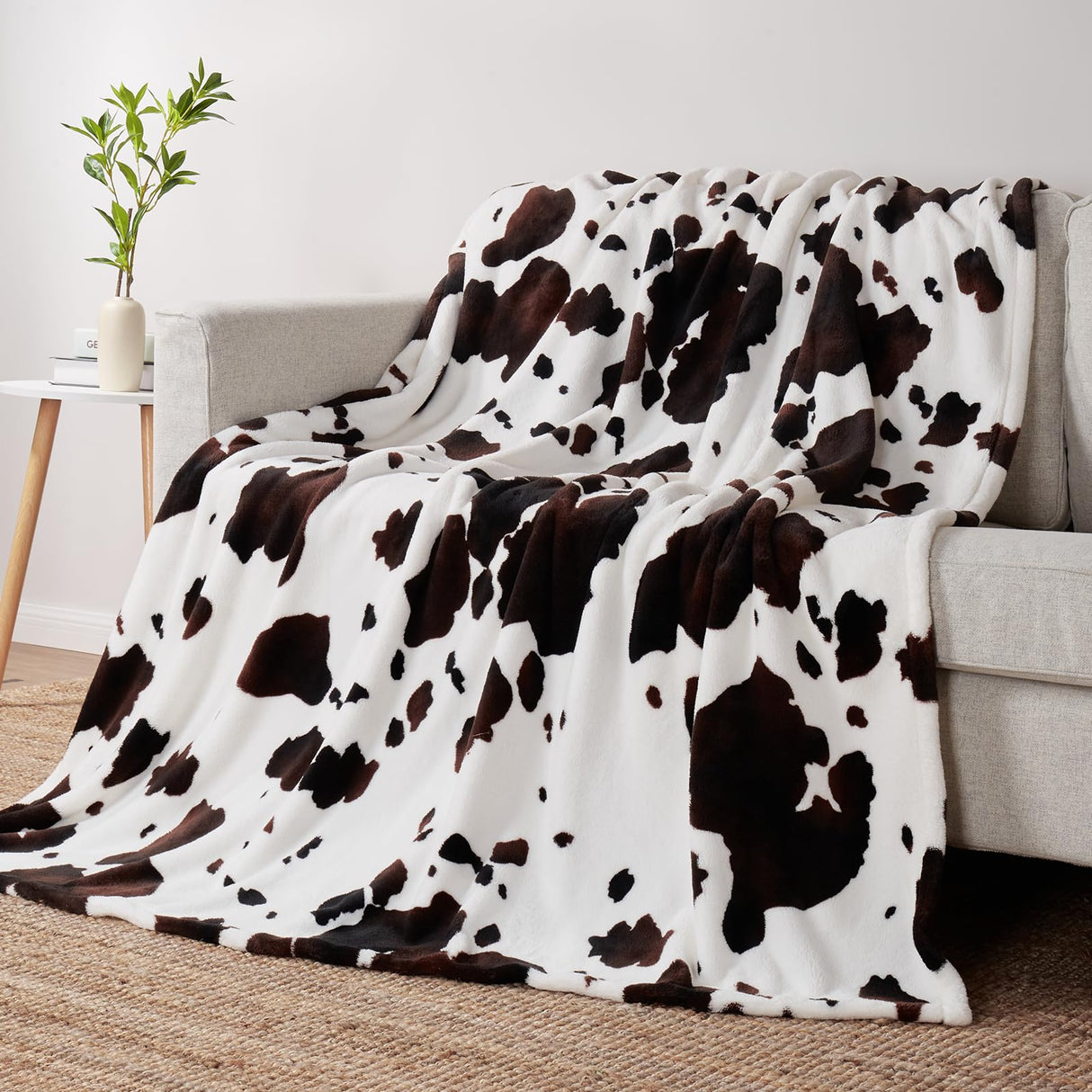 Cozy Bliss Cow Print Throw Blanket Non Shedding MilkyPlush™ Fleece 330GSM Thick Blankets Western Room Decor Super Soft Warm for Adults Kids Girl Gifts Bedroom Couch Sofa Travel Black Brown 50"x60" Cozy Bliss