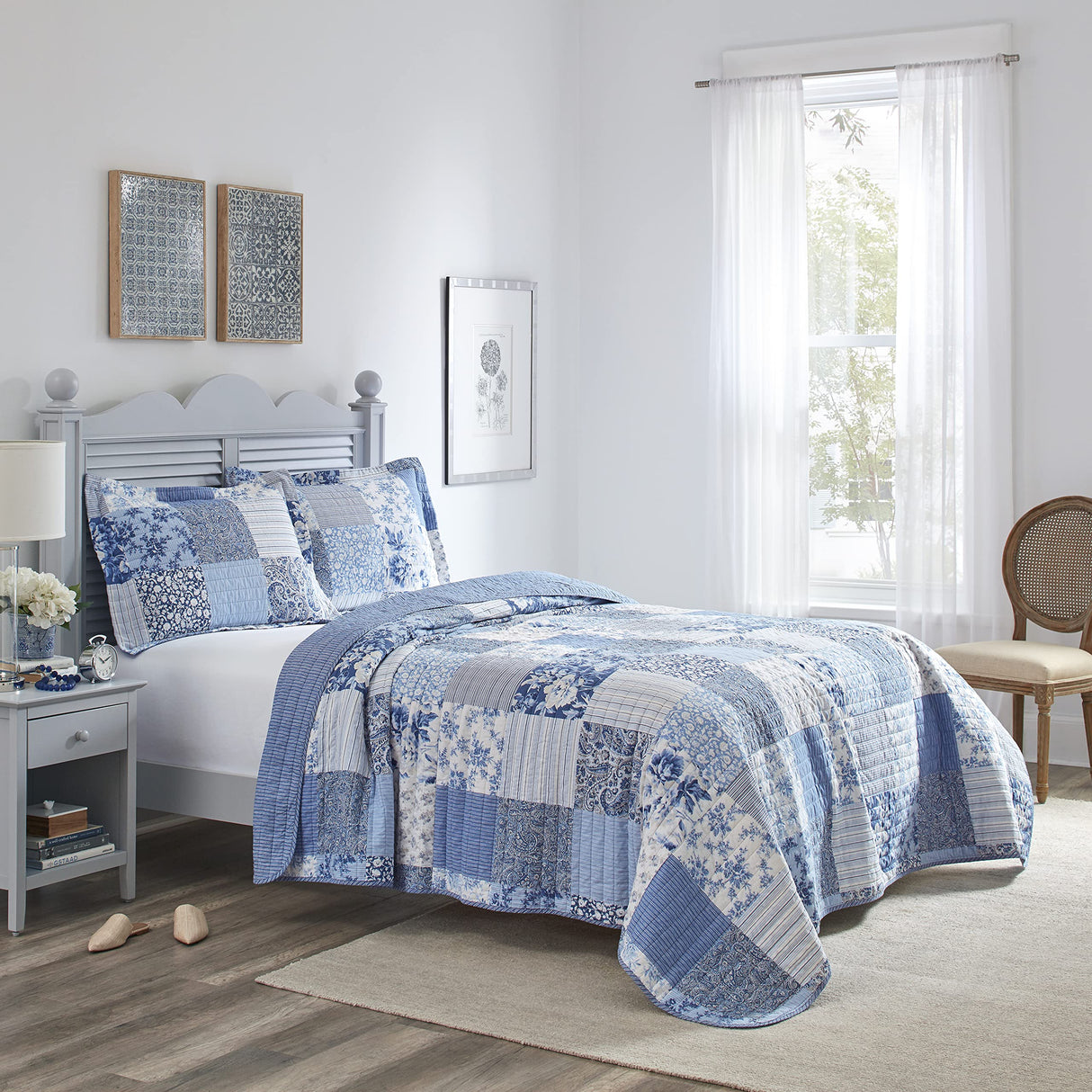 Laura Ashley - King Quilt Set, Reversible Cotton Bedding with Matching Shams, Farmhouse Inspired Home Decor (Paisley Printed Patchwork Blue, King) Laura Ashley
