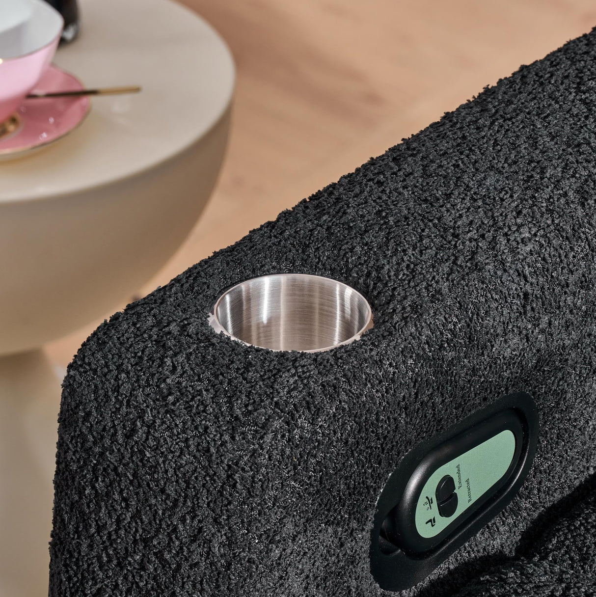 LITVZ Power Reclining Chaise Lounge, Black Electric Chaise Lounge Sofa with Lumbar Pillow, Cup Holder and Wireless Charging, Modern Comfy Wall Hugger Recliners for Small Spaces LITVZ