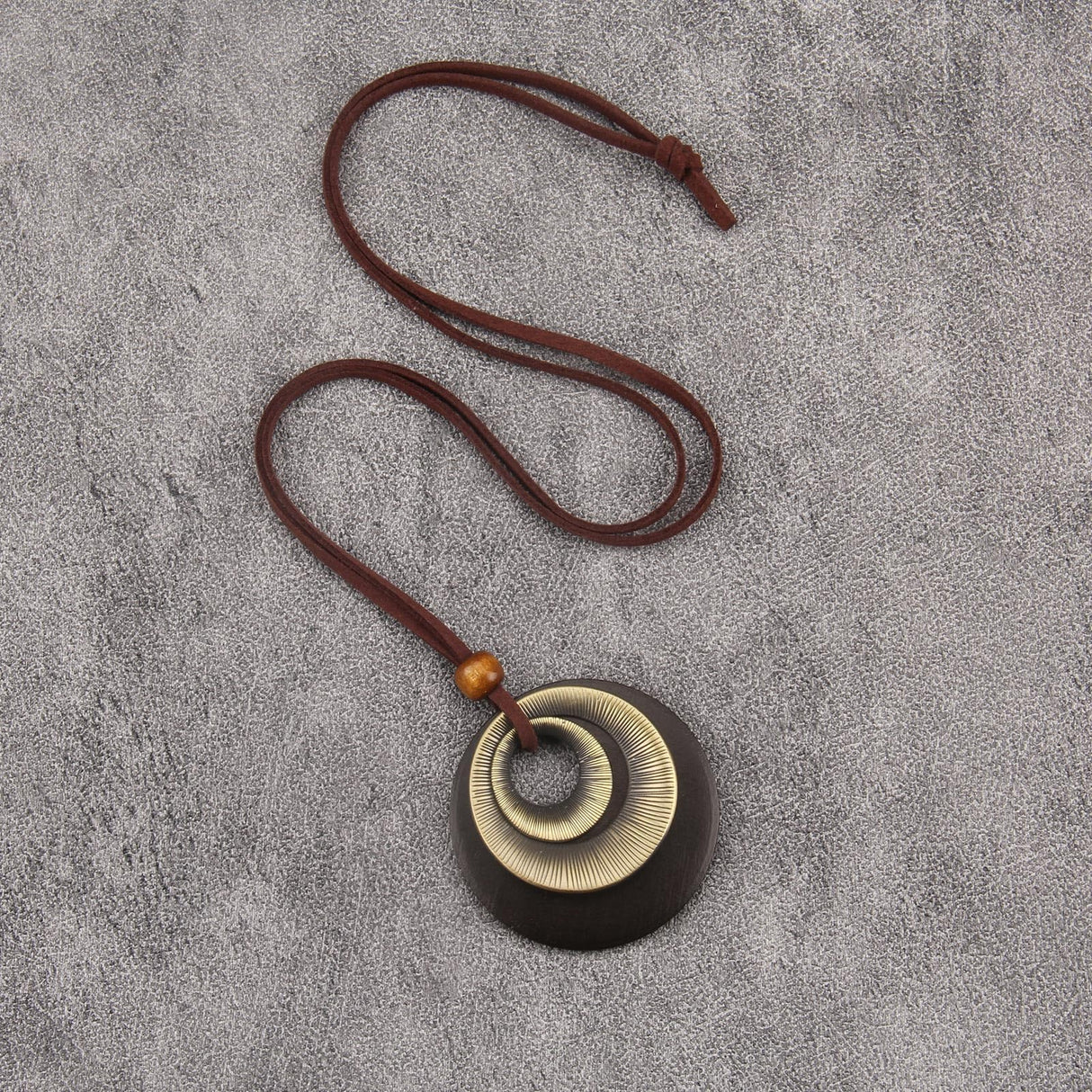Bjesinmo Wooden Necklaces for Women Long Brown Necklaces Boho Pendant Necklace for Women Ethnic Style Wood Jewelry Necklace Bjesinmo