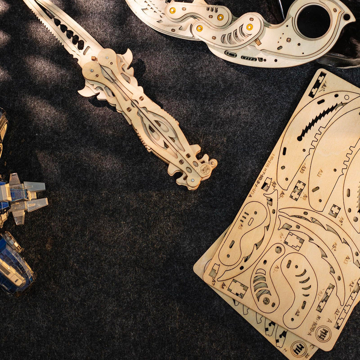 MU 3D Wooden Knife Puzzle DIY Wood Assembled Knife Model Metal Puzzles for Adults, Military Model Wooden Swords Guns Model Kits Building DIY Set, Mechanicals Wooden Toys Gift to Father Brother Purple MU