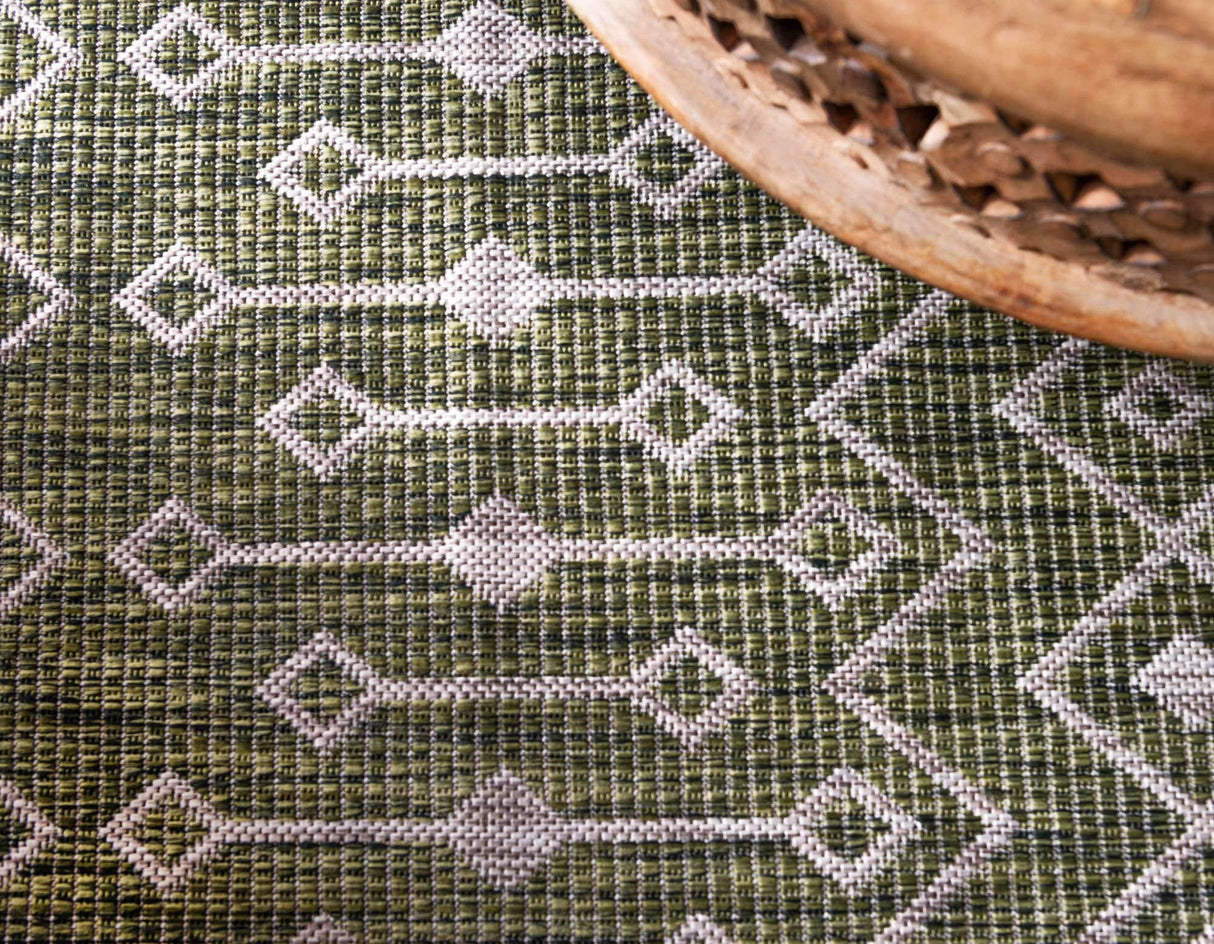 Unique Loom Outdoor Trellis Collection Area Rug - Tribal Trellis (5' 1" x 8' Rectangle, Green/ Natural) Unique Loom