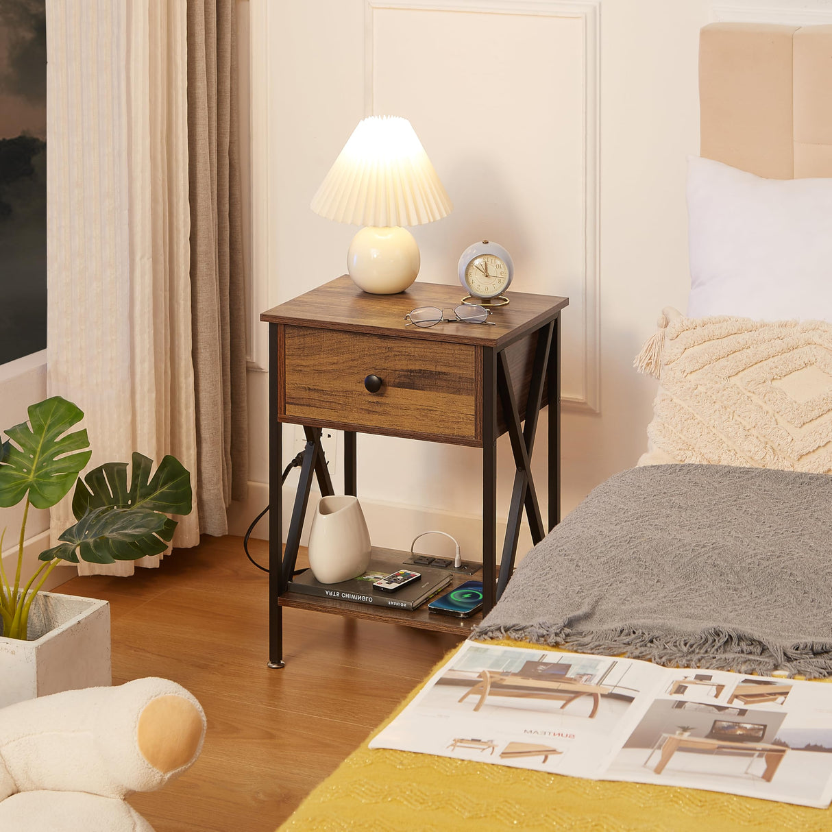 VECELO Nightstand, Bedside End Tables with Charging Station, USB Ports, Drawer Shelf, Night Stand for Bedroom Living Room 2-Pack, Brown VECELO