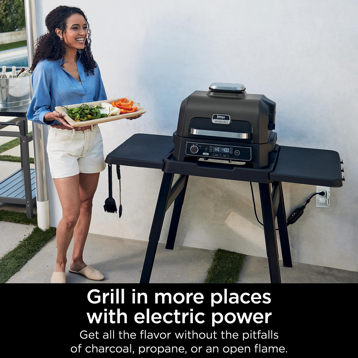 Ninja, Woodfire Pro XL Outdoor Grill & Smoker, Thermometer, 4-in-1 Master Grill, BBQ Smoker, Outdoor Air Fryer, Bake, Portable, Electric Grill, Dark Grey, OG850 Ninja