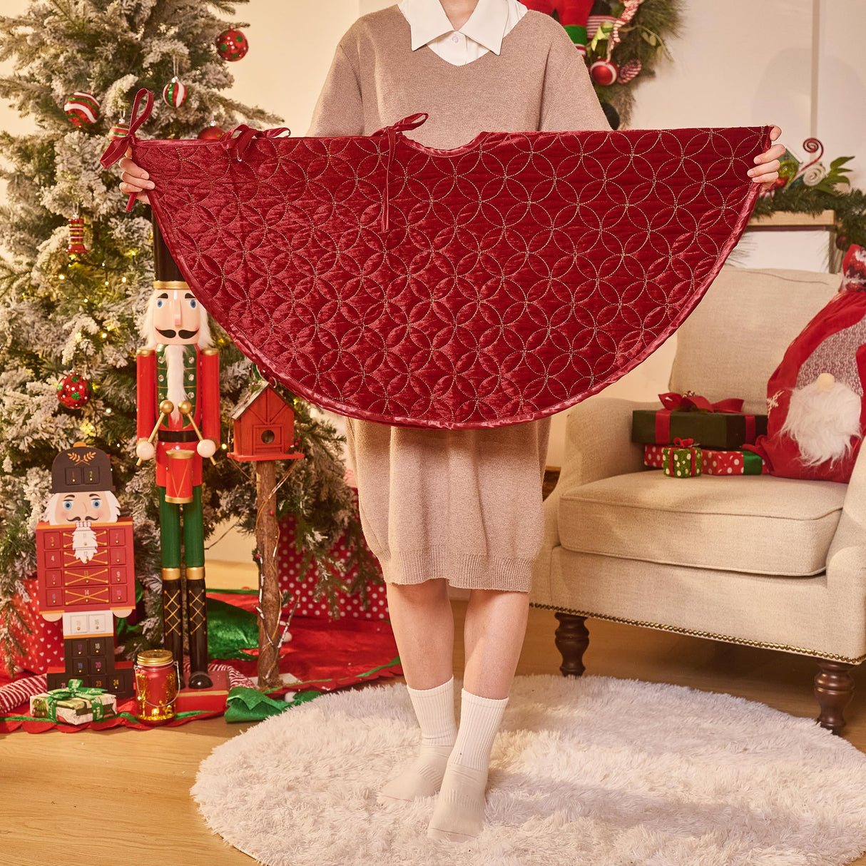 Valery Madelyn Christmas Tree Skirt for Tree Decorations, 36 Inch Fabric Luxury Red Gold Medium Xmas Velvet Tree Skirt with Embroidery Patchwork & Tassels for Tree Merry Christmas Party Decor Valery Madelyn