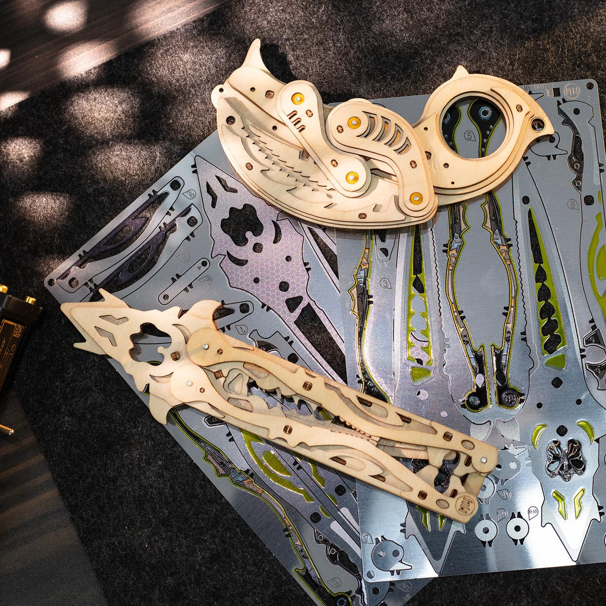 MU 3D Wooden Knife Puzzle DIY Wood Assembled Knife Model Metal Puzzles for Adults, Military Model Wooden Swords Guns Model Kits Building DIY Set, Mechanicals Wooden Toys Gift to Father Brother Purple MU