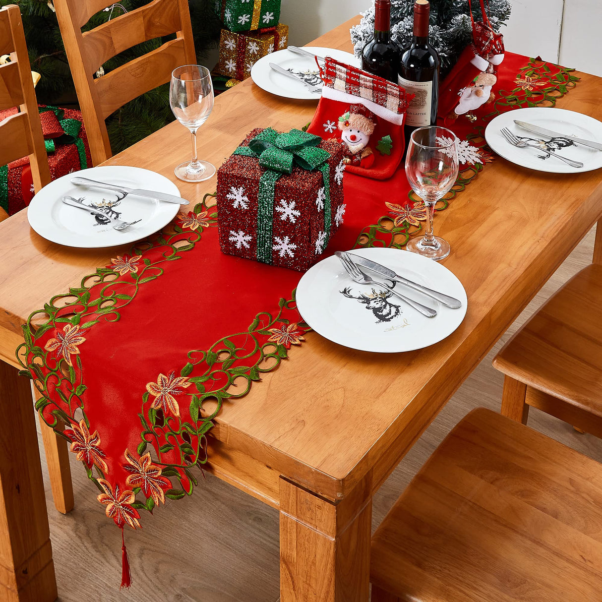 AMARED Christmas Embroidered Table Runner Cutwork Green Leaves Holiday Table Linens for Christmas Decorations 15x69 Inch AMARED