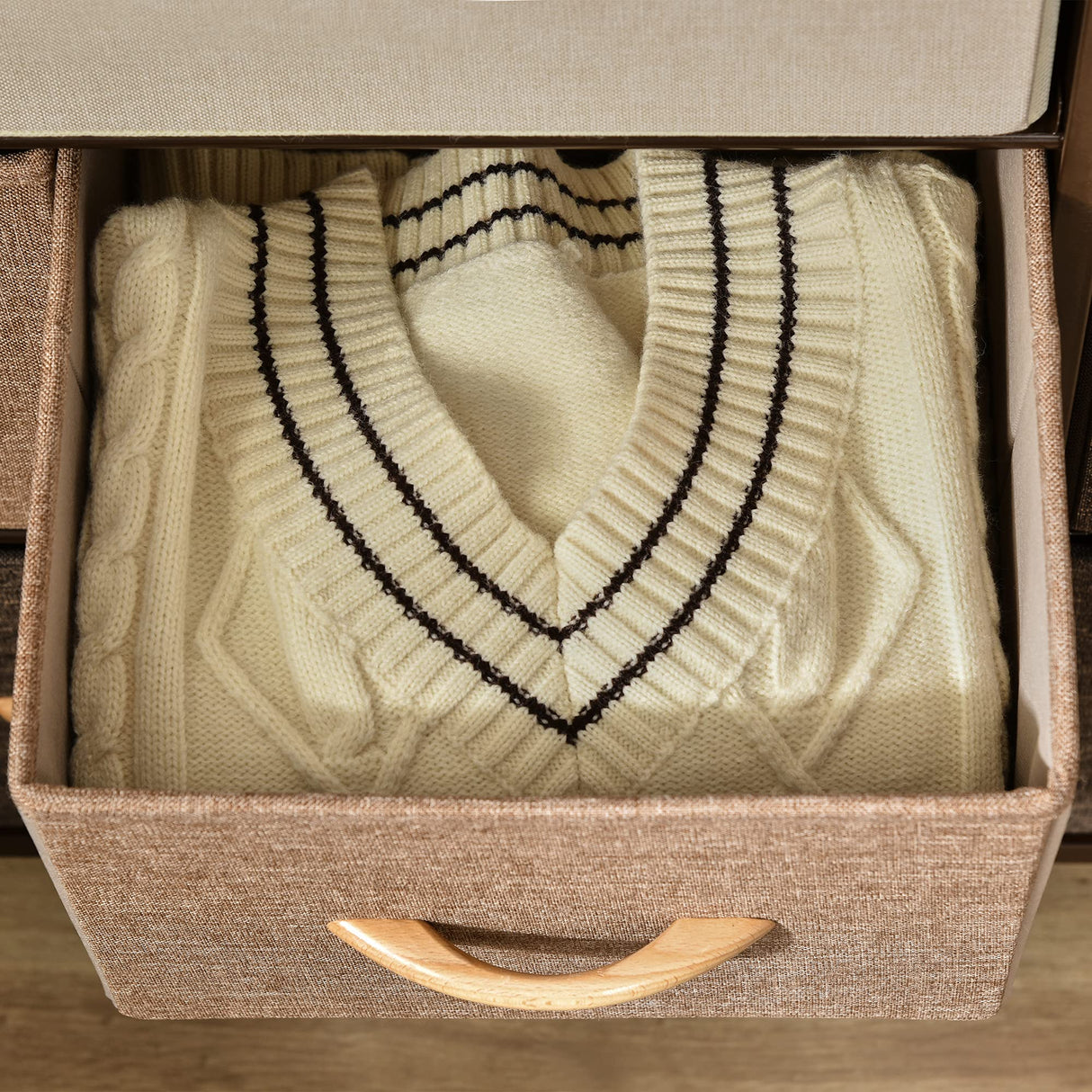 HOMCOM 7-Drawer Dresser, Fabric Chest of Drawers, 3-Tier Storage Organizer for Bedroom Entryway, Tower Unit with Steel Frame Wooden Top, Maple Wood HOMCOM