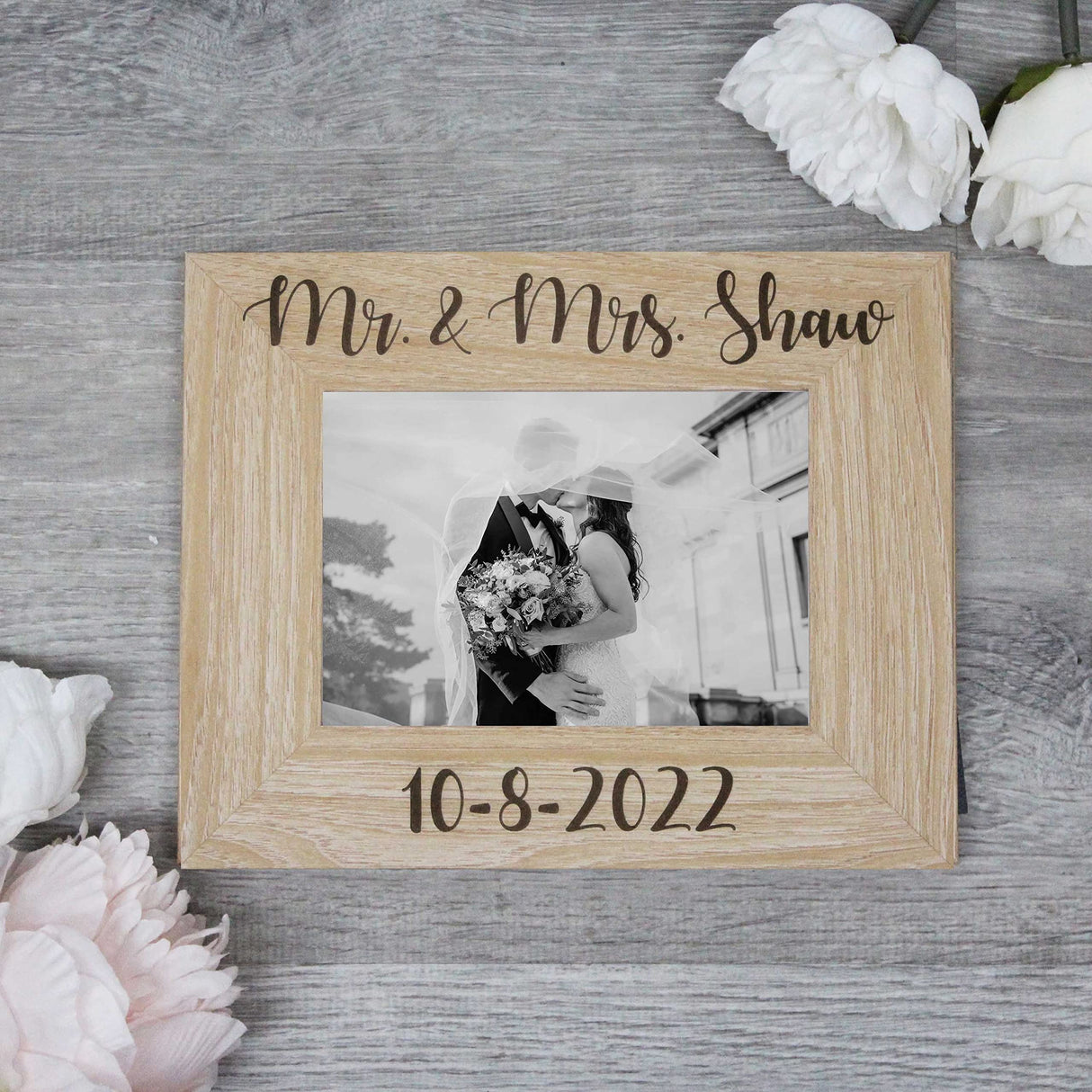 The Paisley Box Personalized Photo Frame/Create Your Own Personalized Picture Frame: Engraved Custom Picture Frame, Customizable Frame (4x6 Inch Horizontal Frame) The Paisley Box