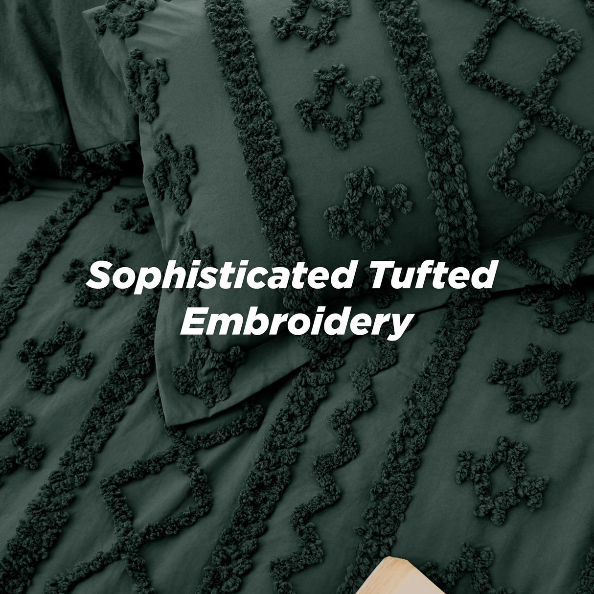 Bedsure Tufted Boho Comforter Set King Size - Emerald Green Boho Bed Set, GentleSoft™ 3 Pieces Farmhouse Shabby Chic Embroidery Bedding, Gifts for Woman, Soft Jacquard King Comforter for All Seasons Bedsure