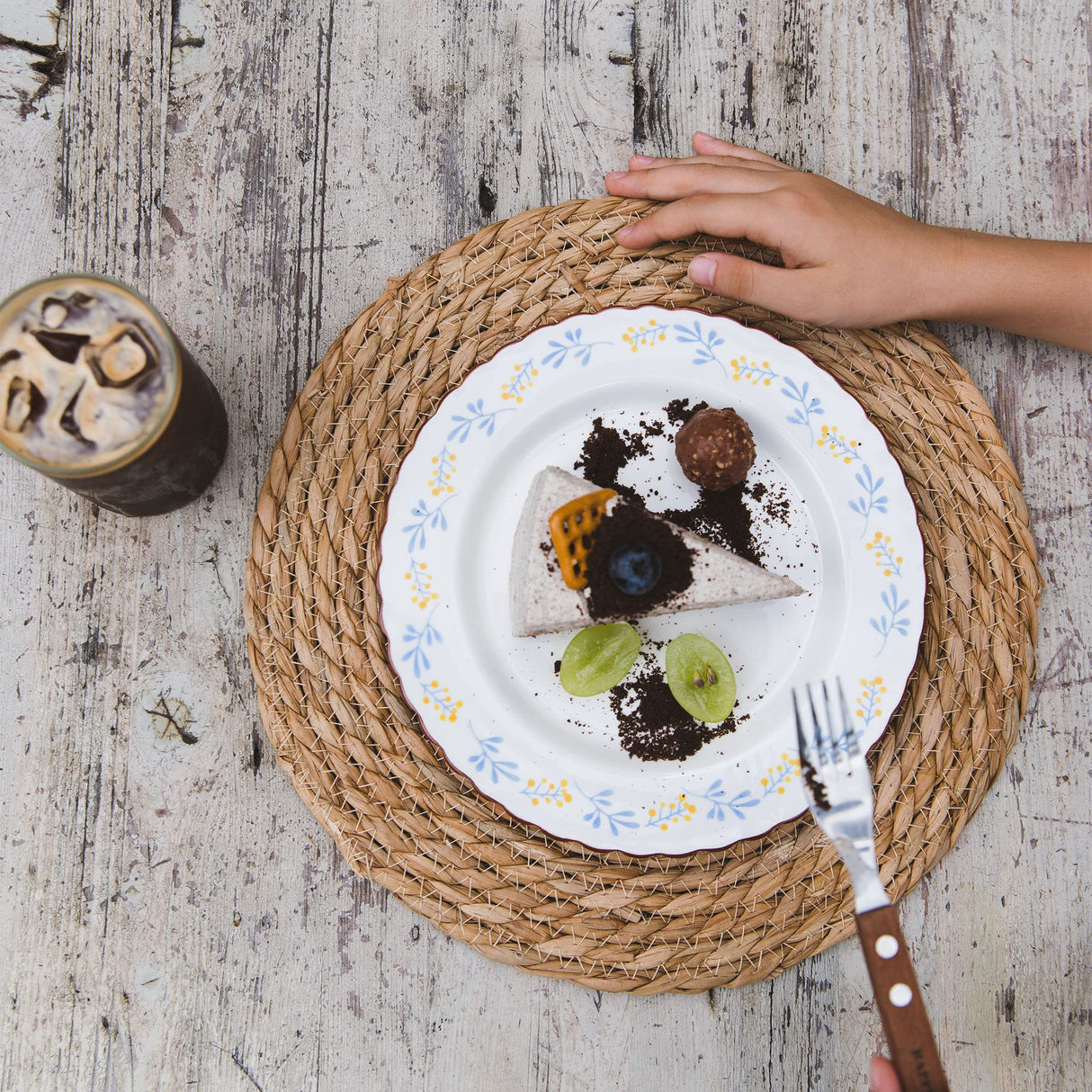 Defined Deco Woven Placemats Set of 4,12" Round Rattan Placemats,Natural Hand-Woven Water Hyacinth Placemats,Farmhouse Weave Place Mats,Rustic Braided Wicker Table Mats for Dining Table,Home,Wedding. DD DEFINED DECO