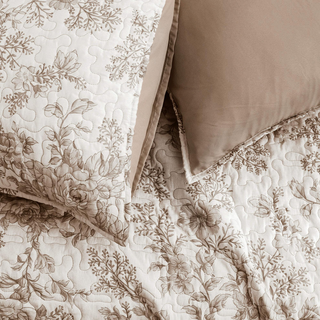Wonderful Floral Cotton Quilt King Size Stitch Bedding Set, Taupe Lightweight Comforter Cabin Blanket Farmhouse Bedspread with Pillow Shams for All Season Wonderful