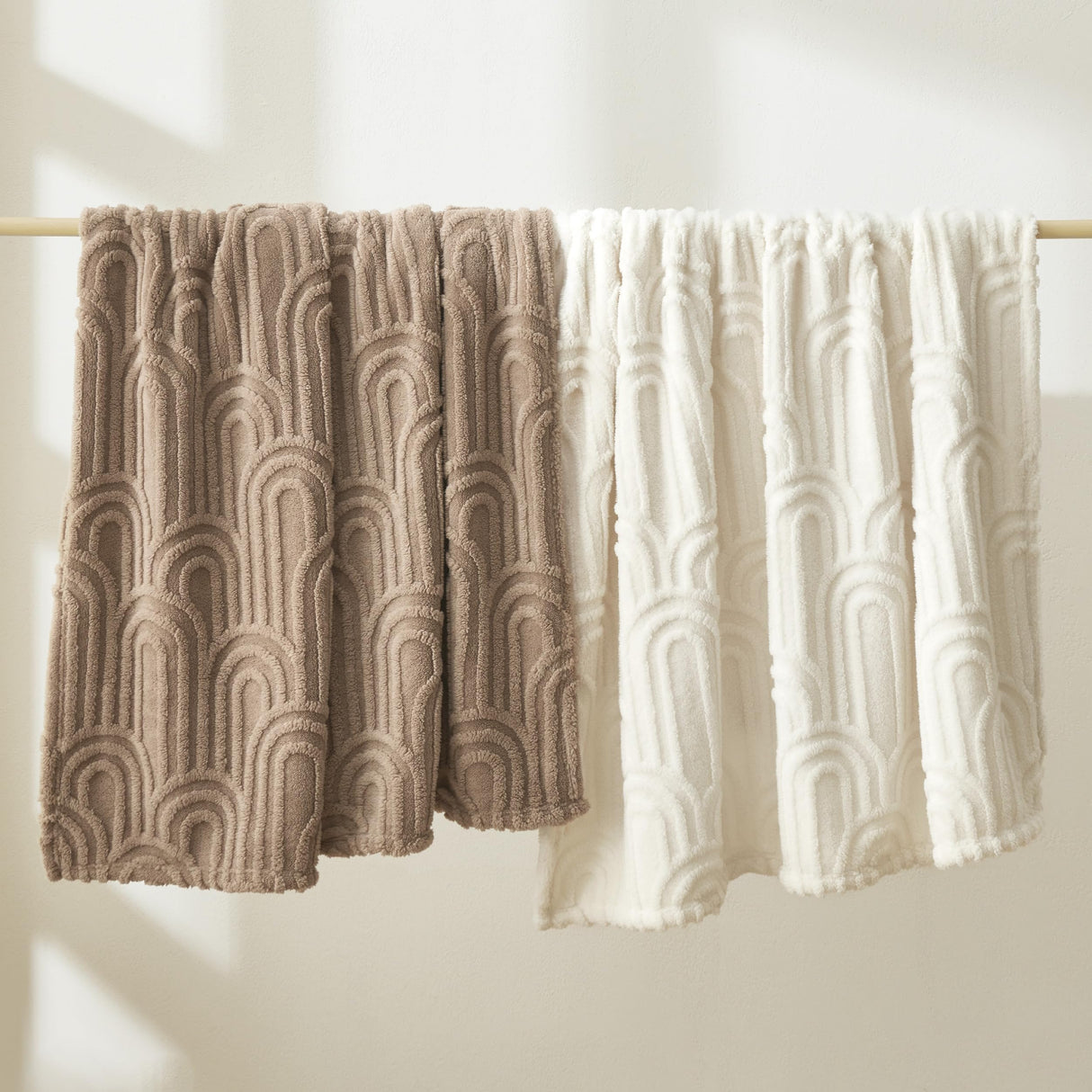 Bedsure Throw Blanket for Women - Super Soft Cozy Blankets for Women Gift, Cute Small Fleece Blanket for Girls, White, 50x60 Inches Bedsure