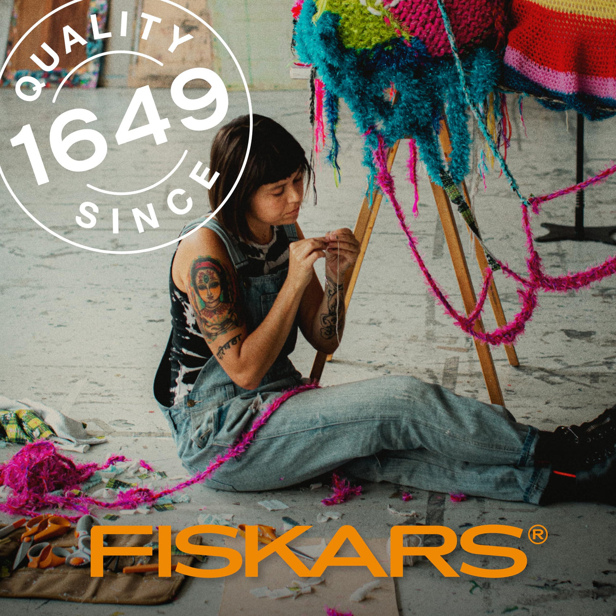 Fiskars 60mm Titanium Blade Loop Rotary Cutter, Softgrip For Fabric, Felt, Vinyl and Crafts Fiskars