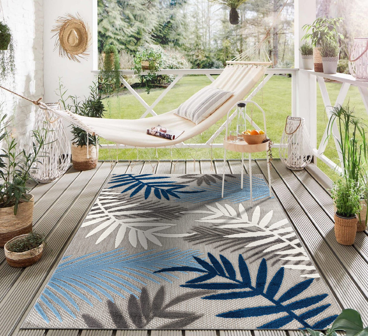 Rugshop Blue Palm Frond Indoor/Outdoor Area Rug Non-Shedding Easy Cleaning for Patio, Deck and Living Room, 5' x 7' Rugshop