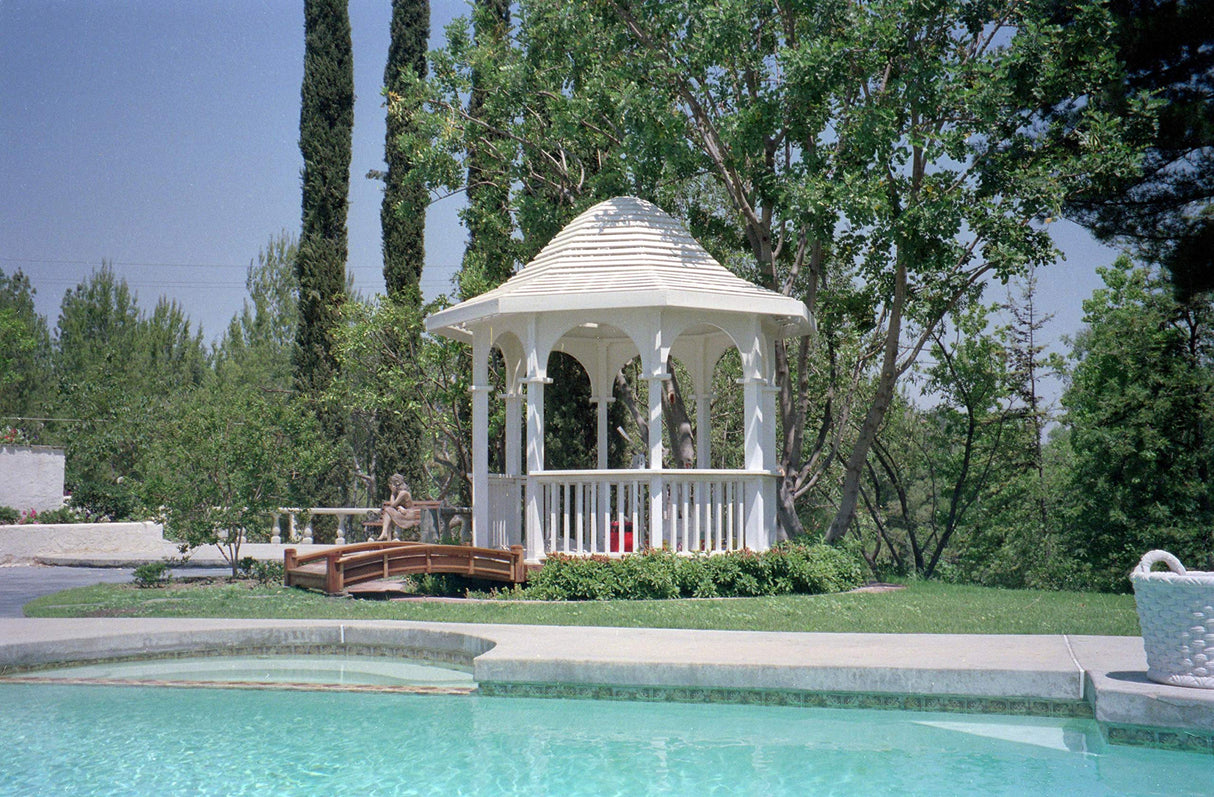 SamsGazebos Moon Bridges Japanese Style Arched Wood Garden Bridges, 6-Feet, Brown SamsGazebos