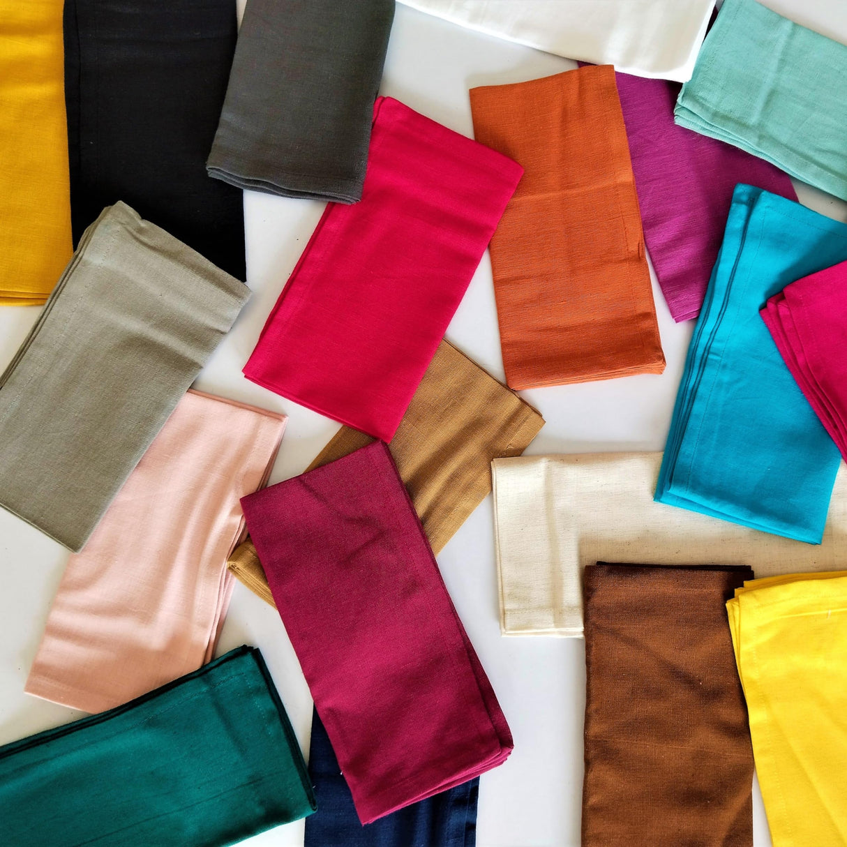 Fingercraft Cloth Napkins, Cotton Linen Blend Napkins Cloth Washable 12 Pack Premium Quality for Parties, Christmas, Thanksgiving, Weddings, Mitered Corner Dinner Napkin for Every Day Use White FINGERCRAFT