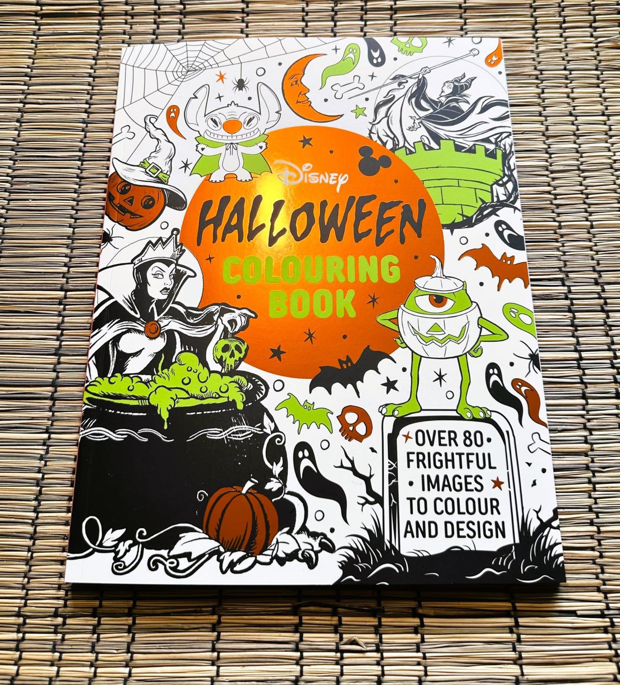 Disney Halloween Colouring Book: Over 80 spooky images to colour and design WoodArtSupply