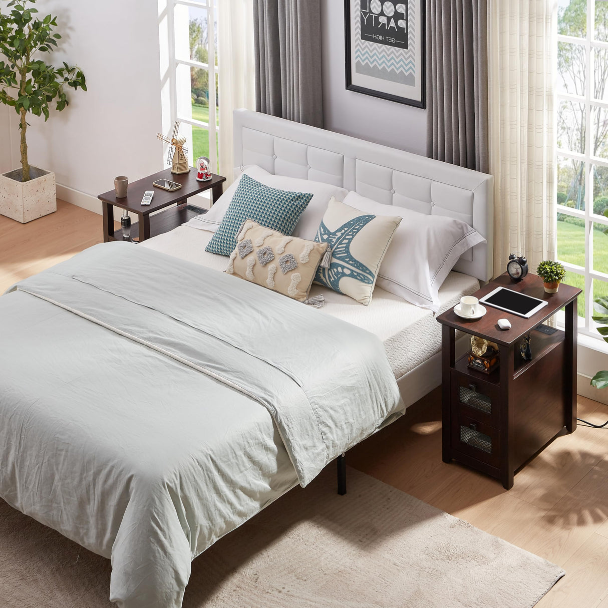 HDDDZSW Farmhouse XXL End Table with Charging Station, Narrow Side Table with USB Ports and Outlets, Nightstand with 2 Drawers Storage, Bedside Tables for Living Room, Bedroom, Rustic Cherry HDDDZSW