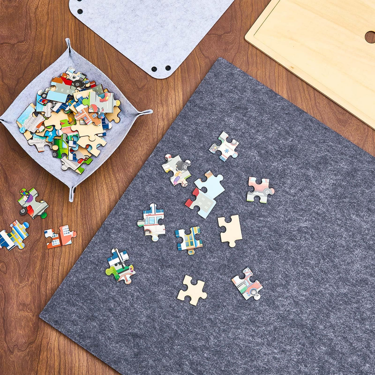 Bokon 2000 Pieces Jigsaw Puzzle Board 45.7 x 30.7 Inch Foldable Felt Puzzle Mats with 6 Portable Puzzle Sorting Trays Holder Organizer Puzzle Keeper Puzzle Accessories for Adults Bokon