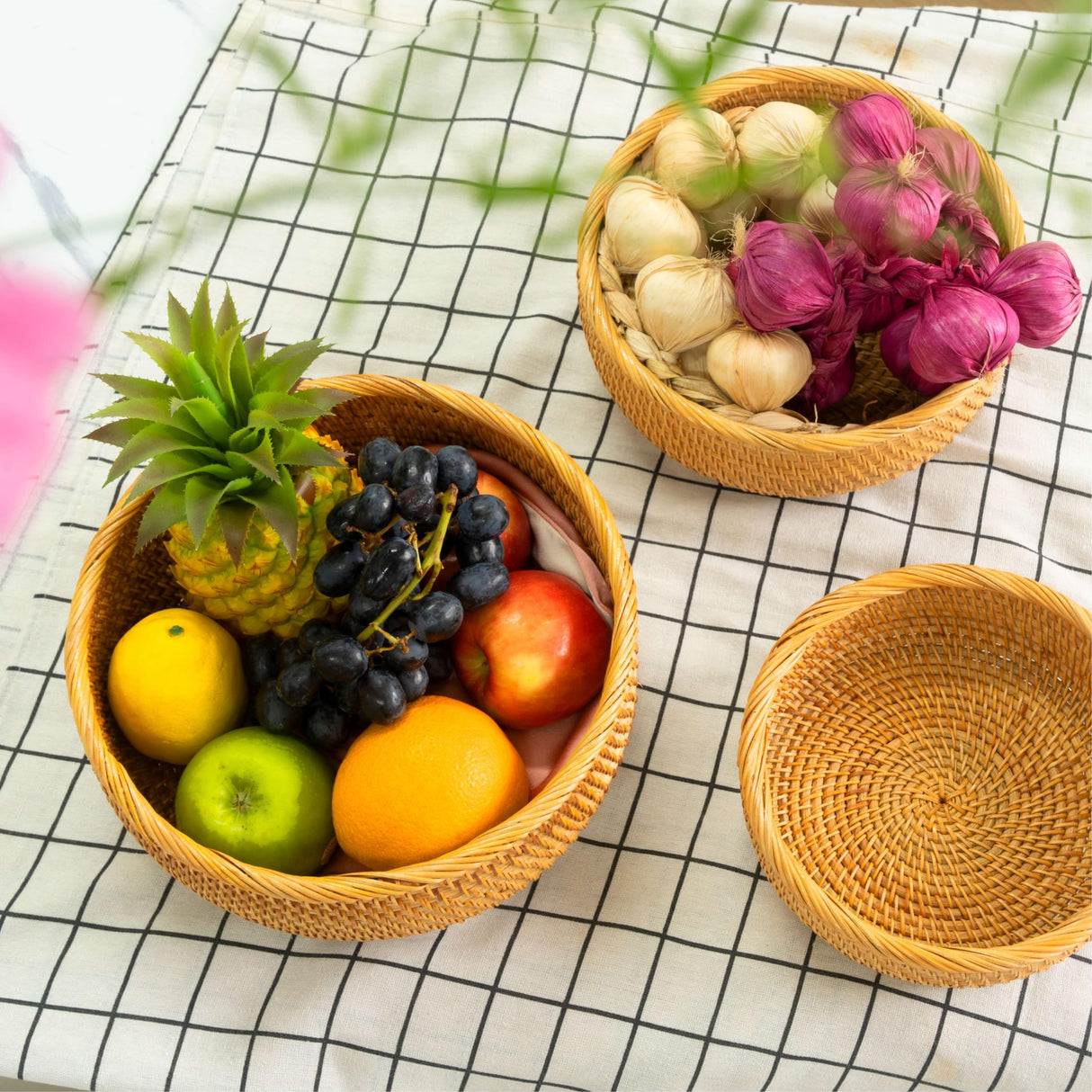CLAYNIX Woven Fruit Basket For Holder Bowl Decorative Bread Vegetable, Serving Bowl Set of 3 For Organizing Kitchen Natural Rattan Picnic Basket Round Stackable (Natural) CLAYNIX