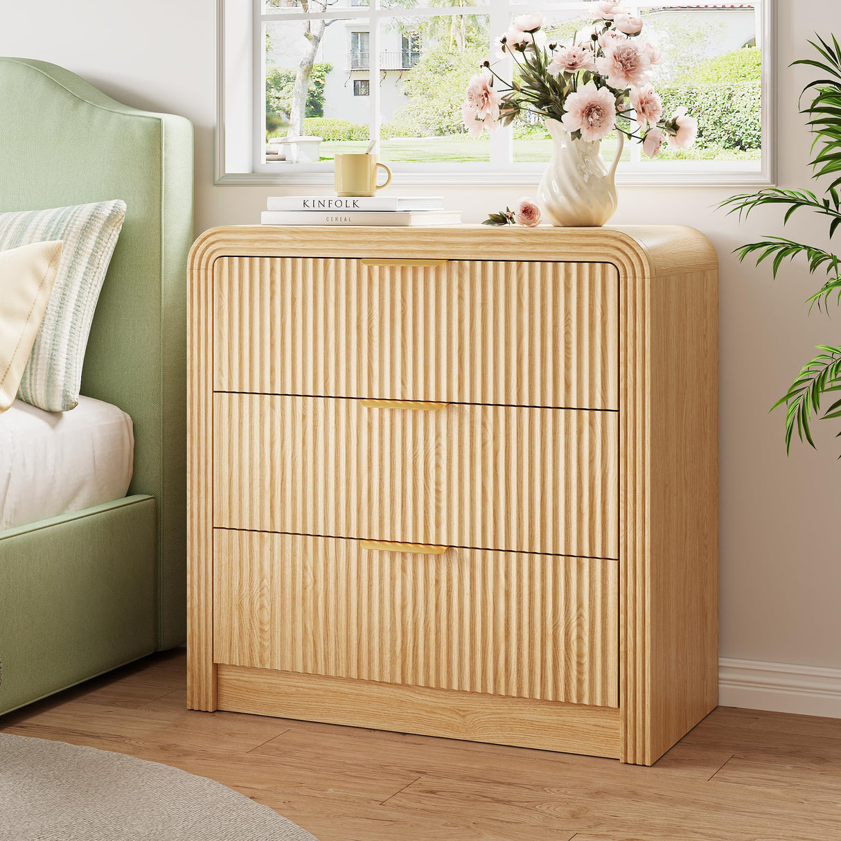 Fluted 3 Drawer Dresser, 31.8'' Tall Dresser for Bedroom, Modern Wood Chest of Drawers with Round Edge & Metal Handle, Large Nightstand with 3 Drawers for Living Room, Hallway, Entryway (Natural Oak) Decofy