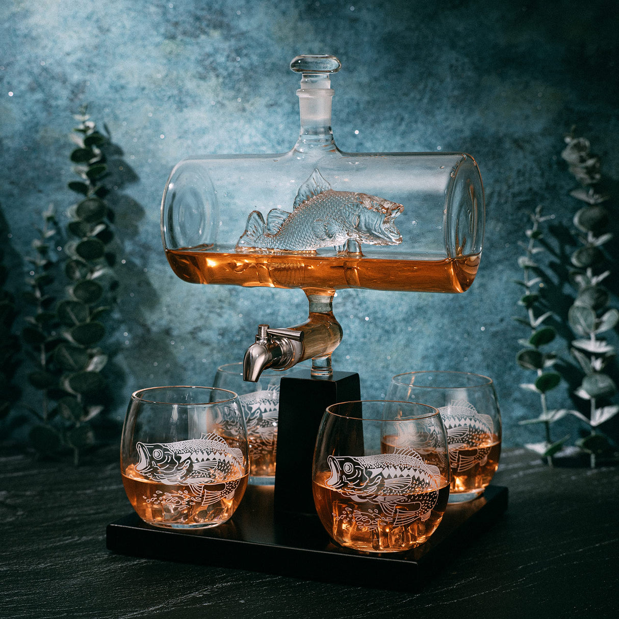 Bass Fish Wine & Whiskey Decanter Set 1100ml by The Wine Savant with 4 Bass Whiskey Glasses, Fishing & Boating Gifts, Drink Dispenser for Scotch, Bourbon The Wine Savant