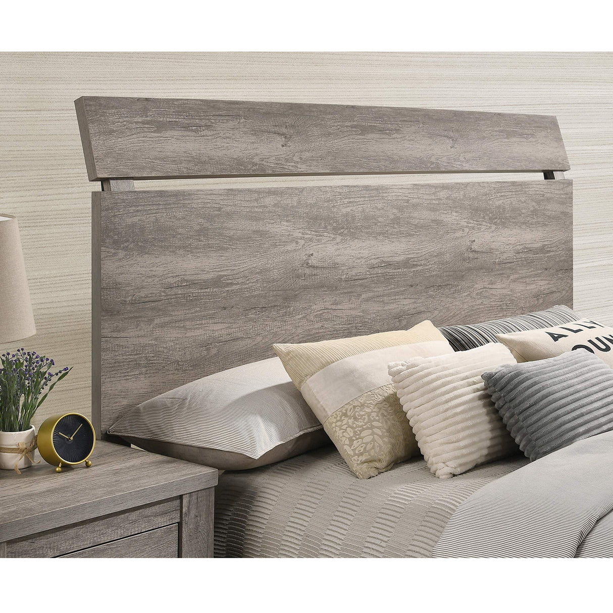 Roundhill Furniture Floren Contemporary Weathered Gray Wood Bedroom Set, Queen Panel Bed, Dresser, Mirror, Two Nightstands, Chest Roundhill Furniture