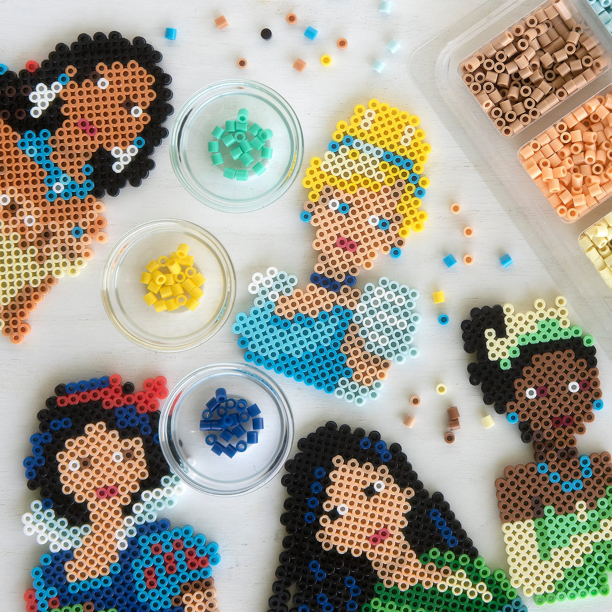 Perler Disney Princesses Deluxe Fused Bead Activity Kit with Patterns and Pegboards, Finished Project Sizes Vary, Multicolor 4474 Pieces Perler