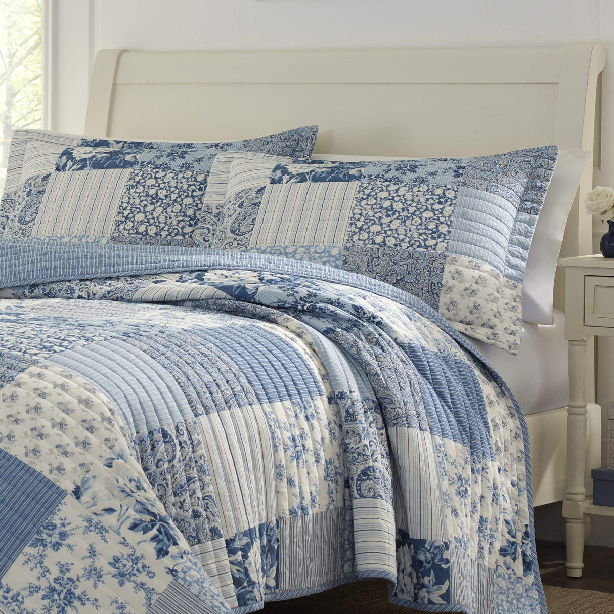 Laura Ashley - King Quilt Set, Reversible Cotton Bedding with Matching Shams, Farmhouse Inspired Home Decor (Paisley Printed Patchwork Blue, King) Laura Ashley