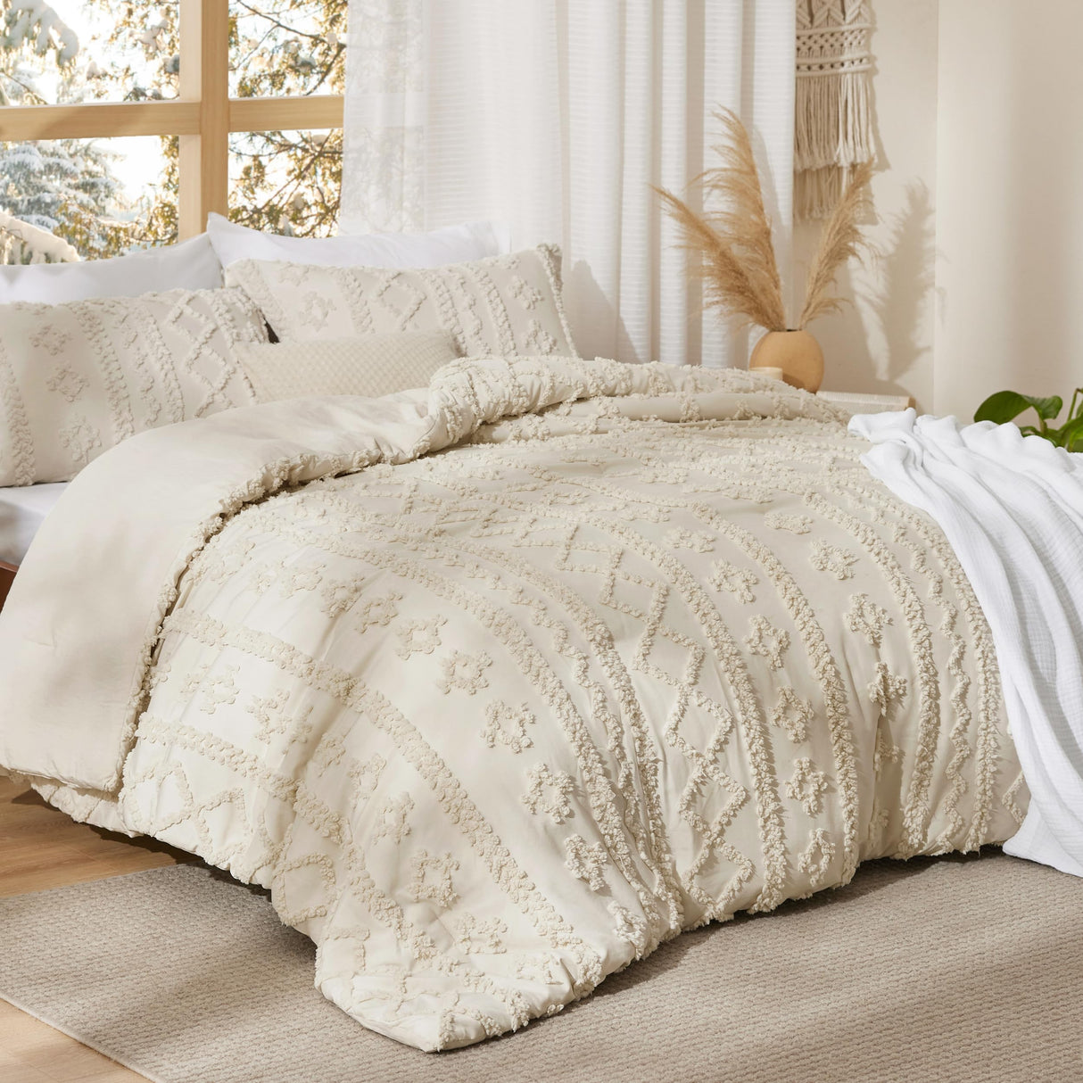 Bedsure Tufted Boho Comforter Set Queen Size - Beige Boho Bed Set, GentleSoft™ 3 Pieces Farmhouse Shabby Chic Embroidery Bedding, Gifts for Woman, Soft Jacquard Queen Comforter for All Seasons Bedsure