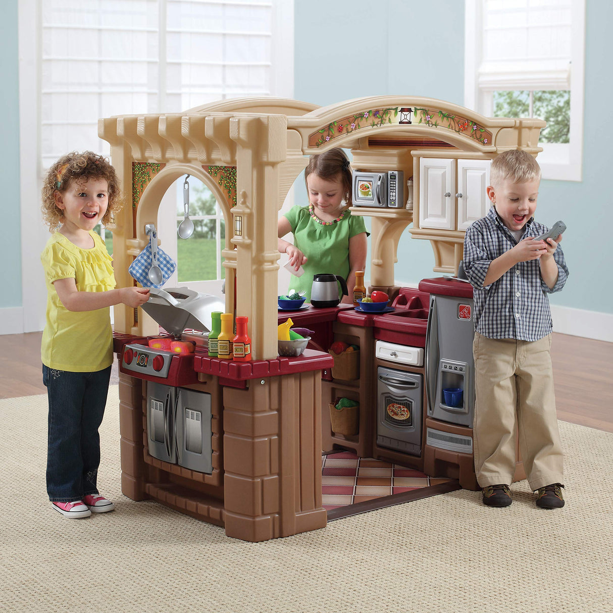 Step2 Grand Walk-In Kitchen & Grill Kids Playset, Indoor/Outdoor Kitchenette, Interactive Play with Lights and Sounds, Durable Plastic, 103 Piece Toy Accessories, Toddlers 2+ Years Old, Brown/Tan Step2