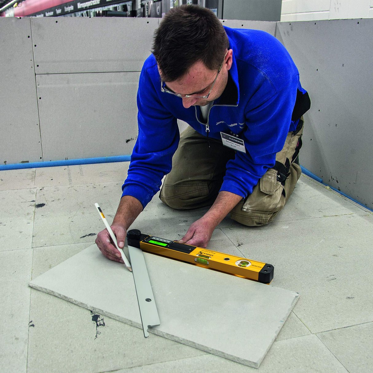 STABILA 39018 Digital Angle Measurer 18" Stabila