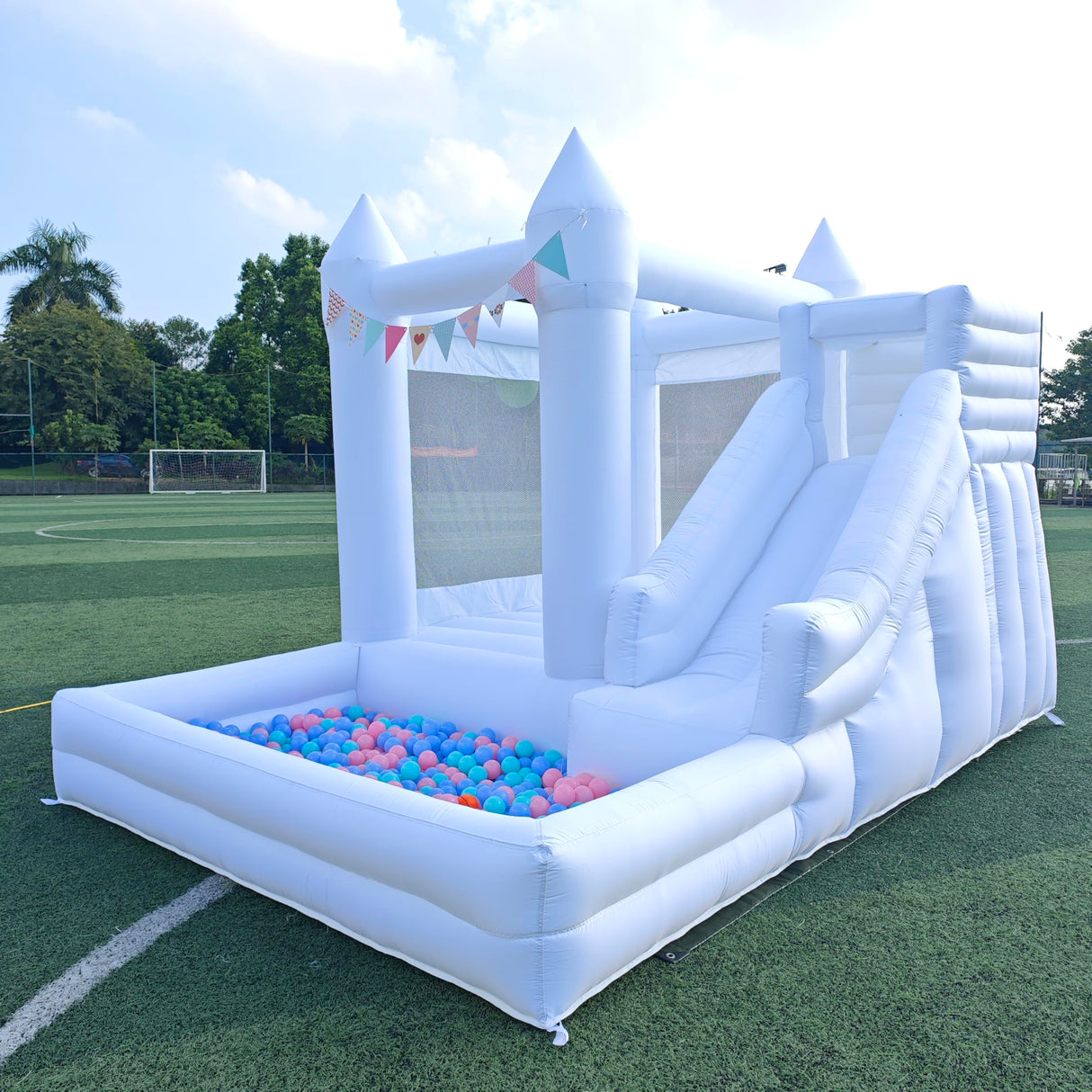 12 FT Oxford White Inflatable Bounce House, Bounce House With Ball Pit, Bounce House With Slide, Indoor And Outdoor Large Inflatable Castles Bounce House for Kids 3-12 Holiday Decoration Wedding Party JIO JIO PLAY