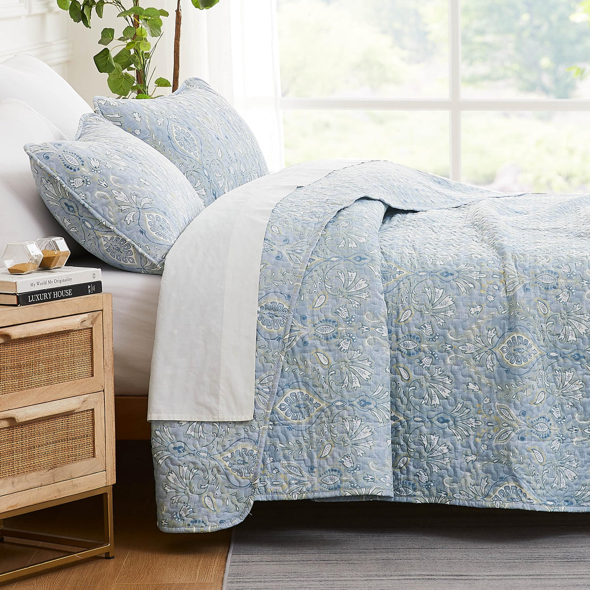 Southshore Fine Living, Inc. Farmhouse Quilts Queen Size, Quilt Bedding Set, Lightweight Coverlet Bedspread Full Size, 3-Piece Boho Quilt Set with Two Matching Pillow Shams, Full/Queen, Blue Paisley Southshore Fine Living, Inc.