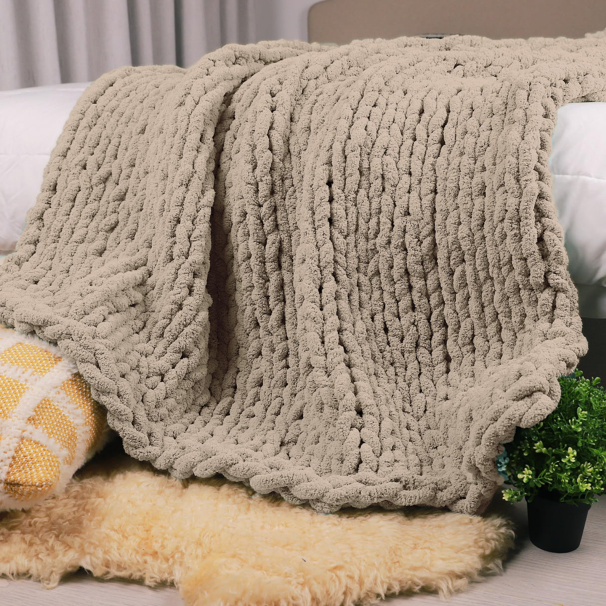 Carriediosa Chunky Knit Throw Blanket 50" X 60", 100% Hand Made Large Chenille Loop Yarn Soft Fluffy Throws for Couch Sofa Bed, Big Crochet Cozy Heavy Thick Cable Woven Blankets, Taupe Carriediosa