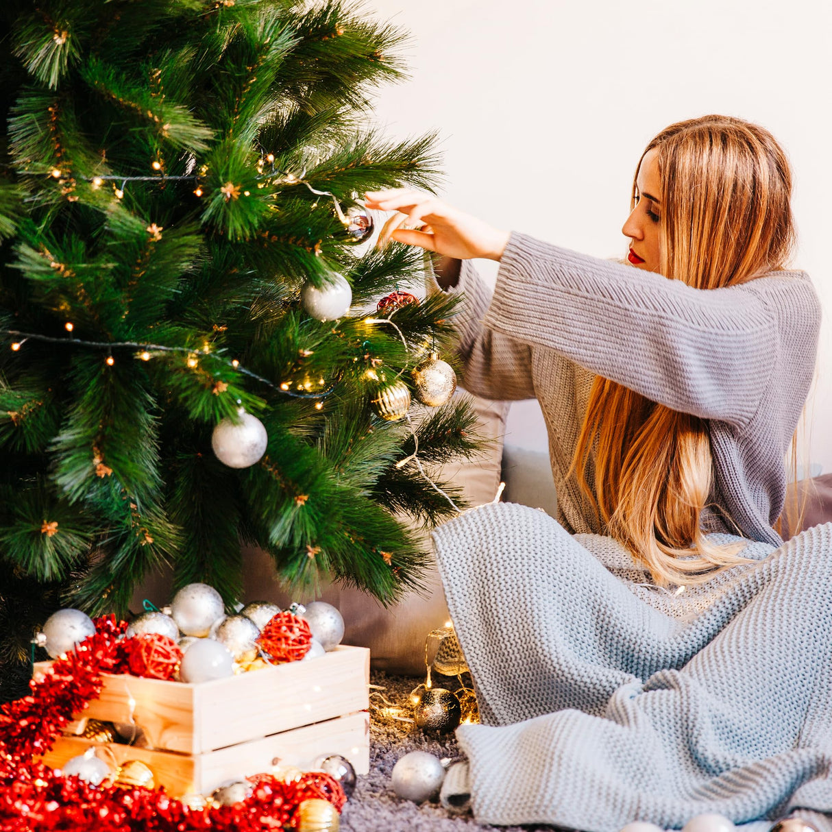 JSungo Folding Christmas Tree Stand, 16.3inch Replacement Christmas Tree Base for 4-6 Feet Artificial Tree, Metal Xmas Tree Holder Fits 0.5 - 1.37 Inch Tree Pole, DarkGreen JSungo