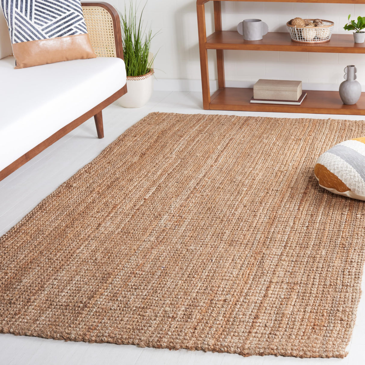 SAFAVIEH Area Rug 4x6 - Natural Fiber Collection - Natural Brown, Handmade Jute, Farmhouse Style, Chunky Textured Thick Pile (NF747A) SAFAVIEH