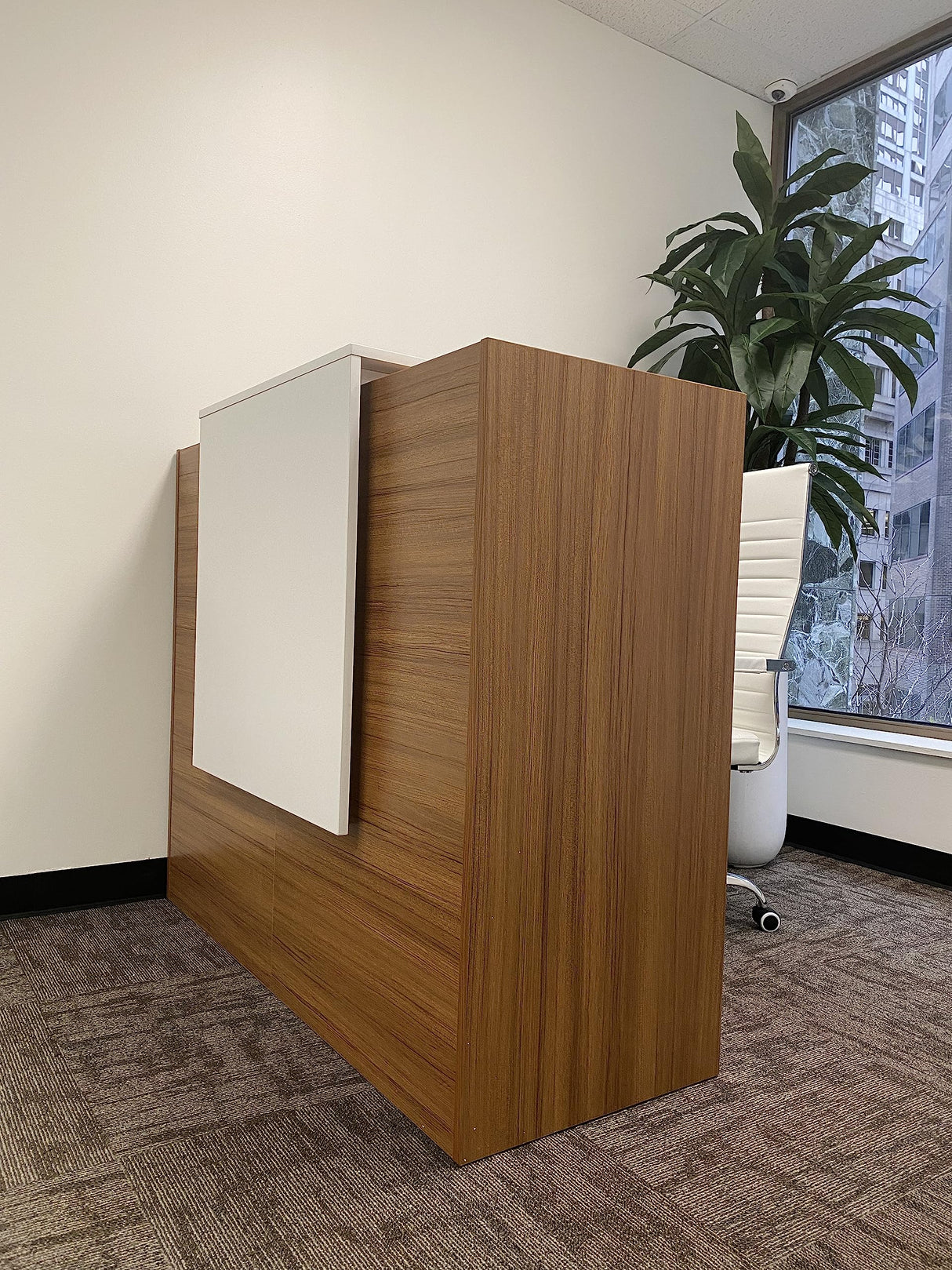 UGOS ICN 53" Modern Reception Desk, Multifunctional Modern,Transaction Countertop, Laminate Desktop, Standing Front Table for Office, Home, School, Salon, Spa - Teak and White UGOS