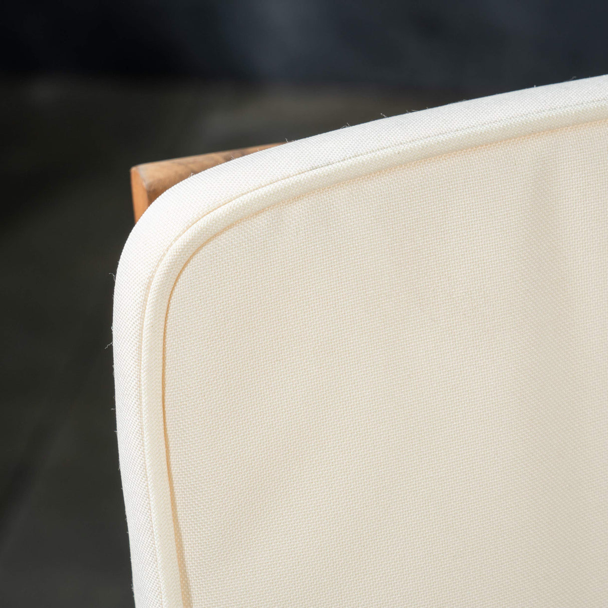 GDFStudio Outdoor 6-Seater Acacia Wood Chat Set, Brown Patina Finish and Cream GDFStudio