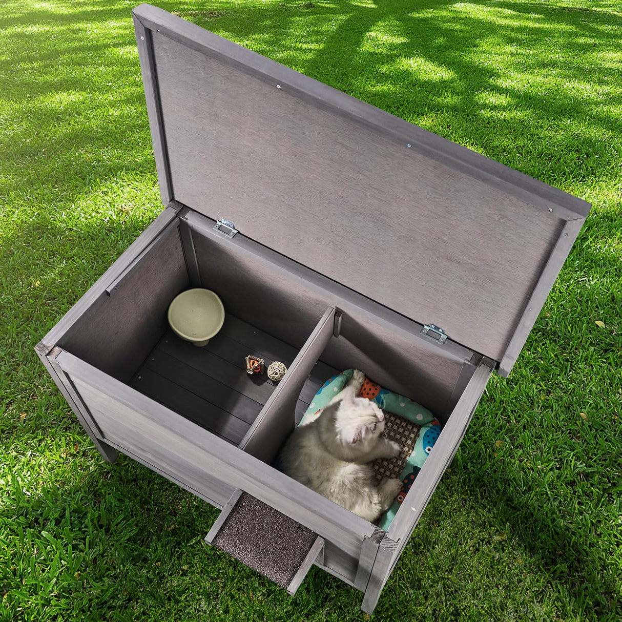 VEVOR Outdoor Cat House Weatherproof, Feral Cat Shelter for Multiple Cats, Outdoor Wooden Cat Rabbit House with All-Round Foam Insulated, Open Roof, PVC Door Flaps, 34" L x 22" W x 27" H VEVOR