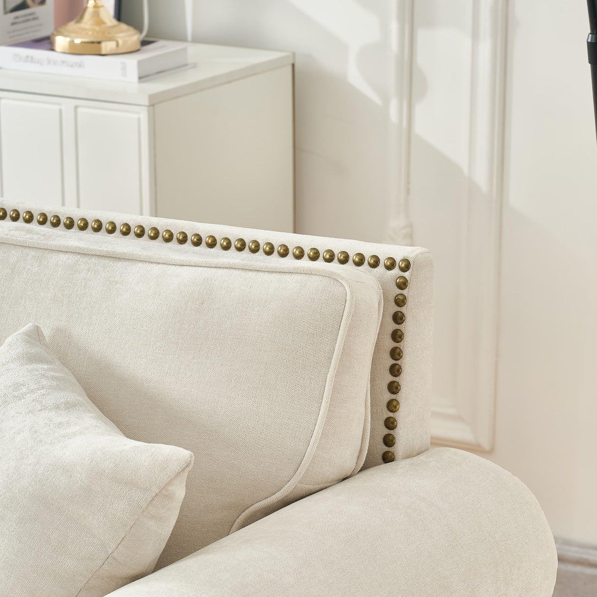 Asucoora 86.5" Classic Chenille Sofa Couch 3-Seater | Chesterfield Style with Traditional Rolled Arms, Nailhead Trim & Solid Wood Frame | Living Room Upholstered Couch | Beige Asucoora