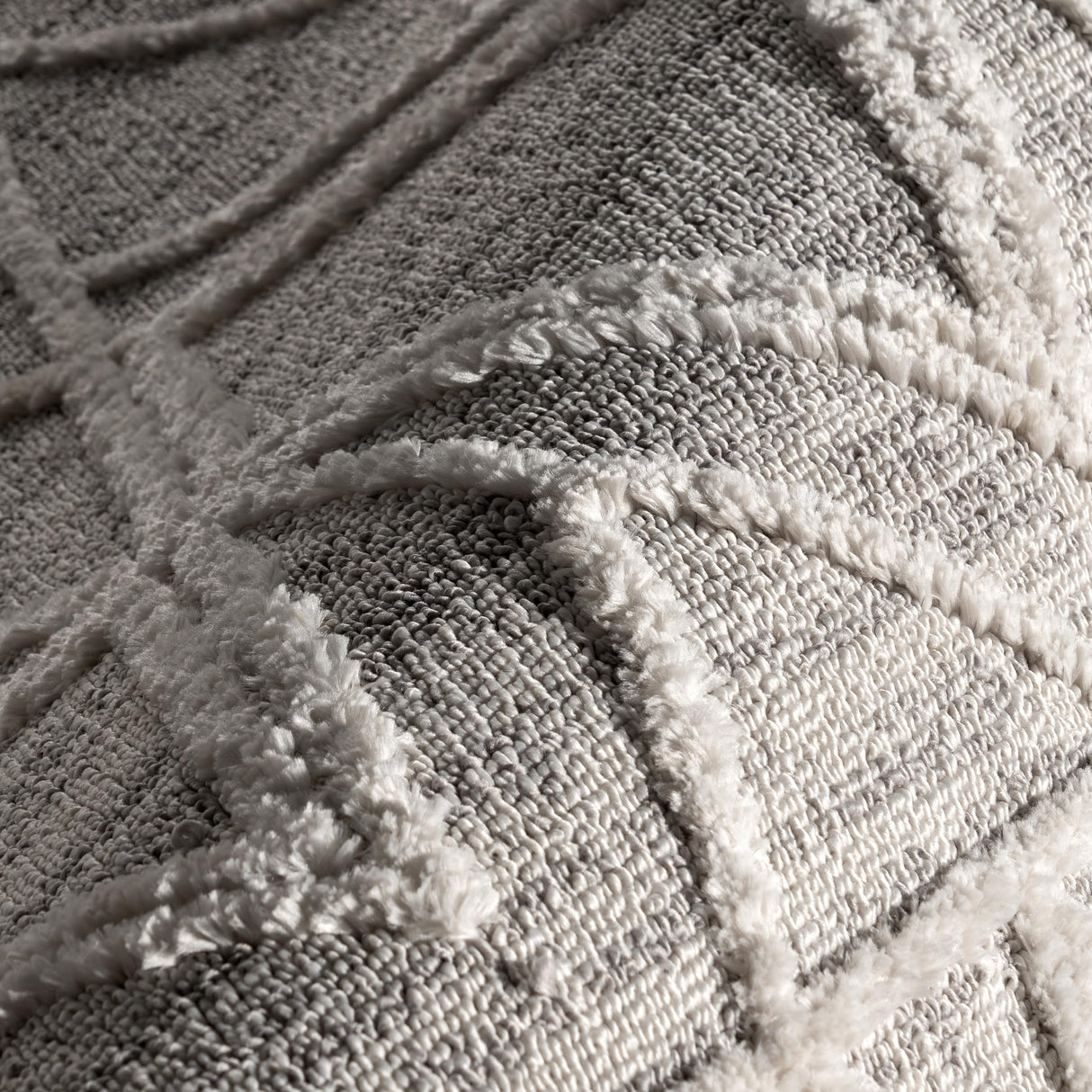 nuLOOM 5x8 Ansley Moroccan Tassel Area Rug, Light Grey, High-Low Textured Bohemian Design, Plush High Pile, Stain Resistant, For Bedroom, Living Room, Hallway, Entryway nuLOOM