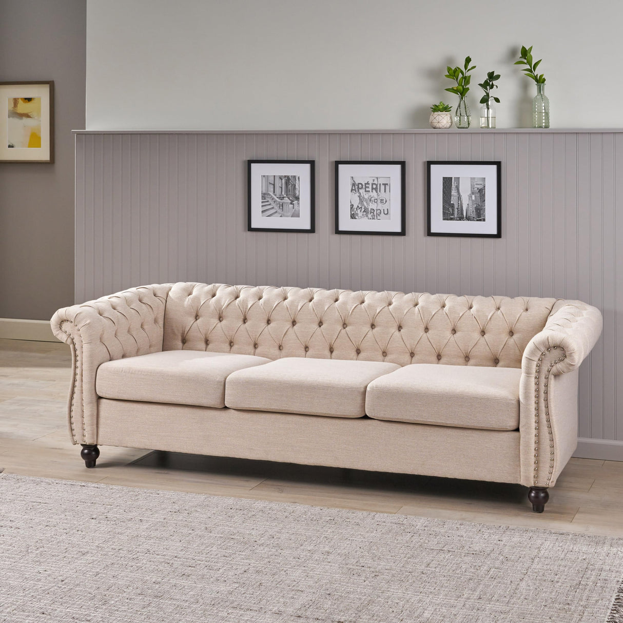 roomfitters Elegant Chesterfield Sofa with Fabric Upholstery and Turned Legs, Luxurious Sofa for Living Room and Bedroom, Beige Fabric roomfitters