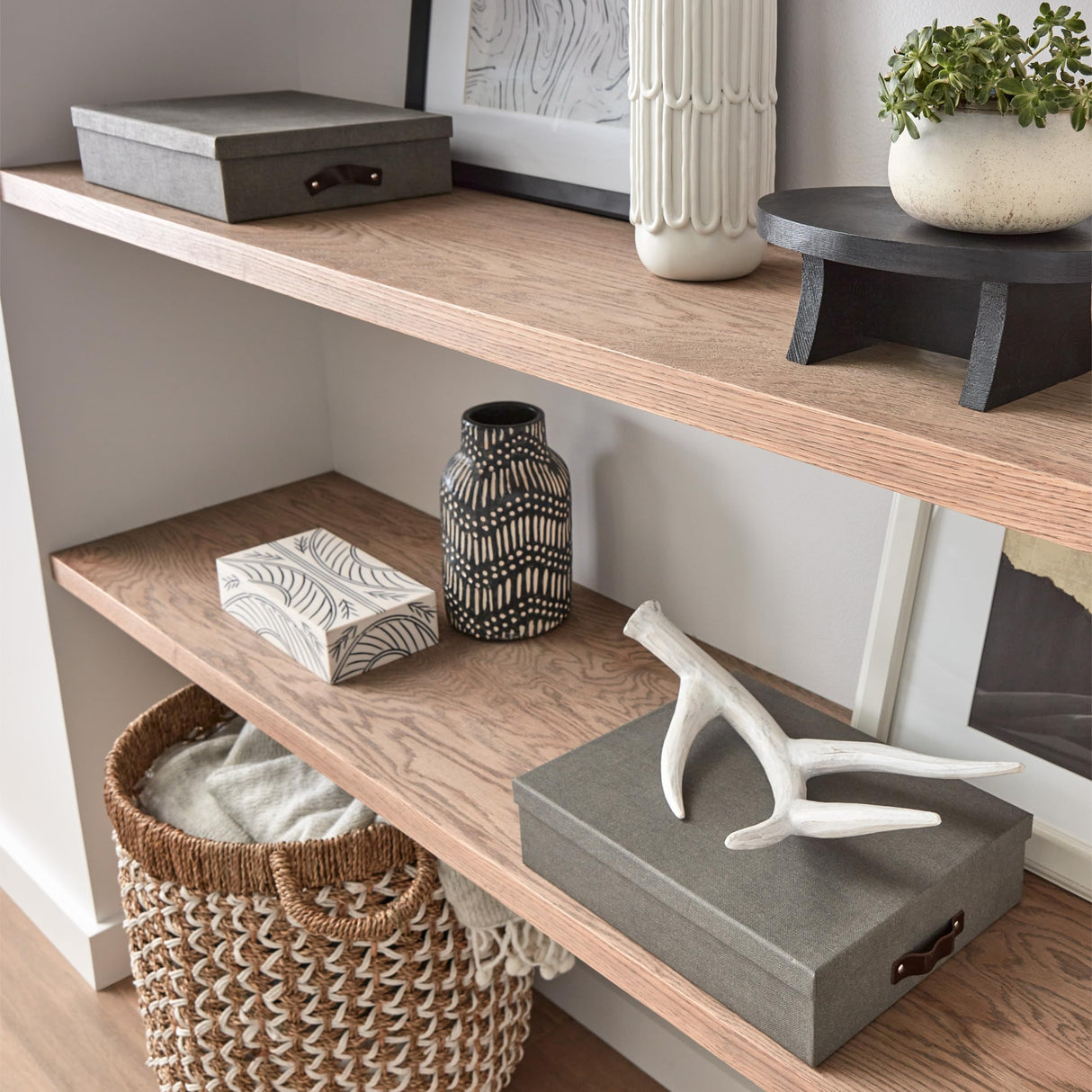 Minwax Fast Drying Polyurethane Protective Wood Finish, Clear Semi-Gloss, 1 Quart Minwax