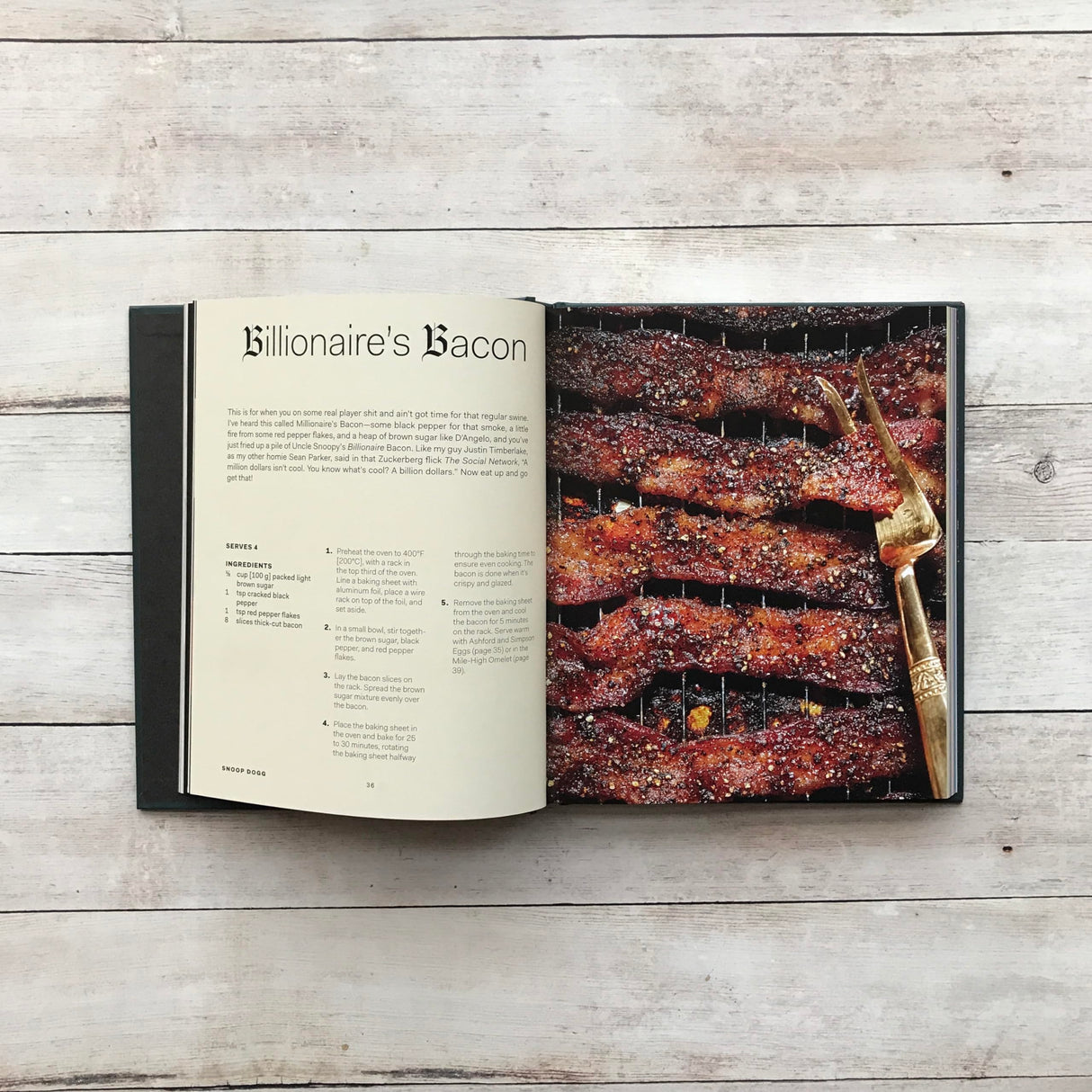 From Crook to Cook: Platinum Recipes from Tha Boss Dogg's Kitchen (Snoop Dogg Cookbook, Celebrity Cookbook with Soul Food Recipes) (Snoop Dog x Chronicle Books) Chronicle Books